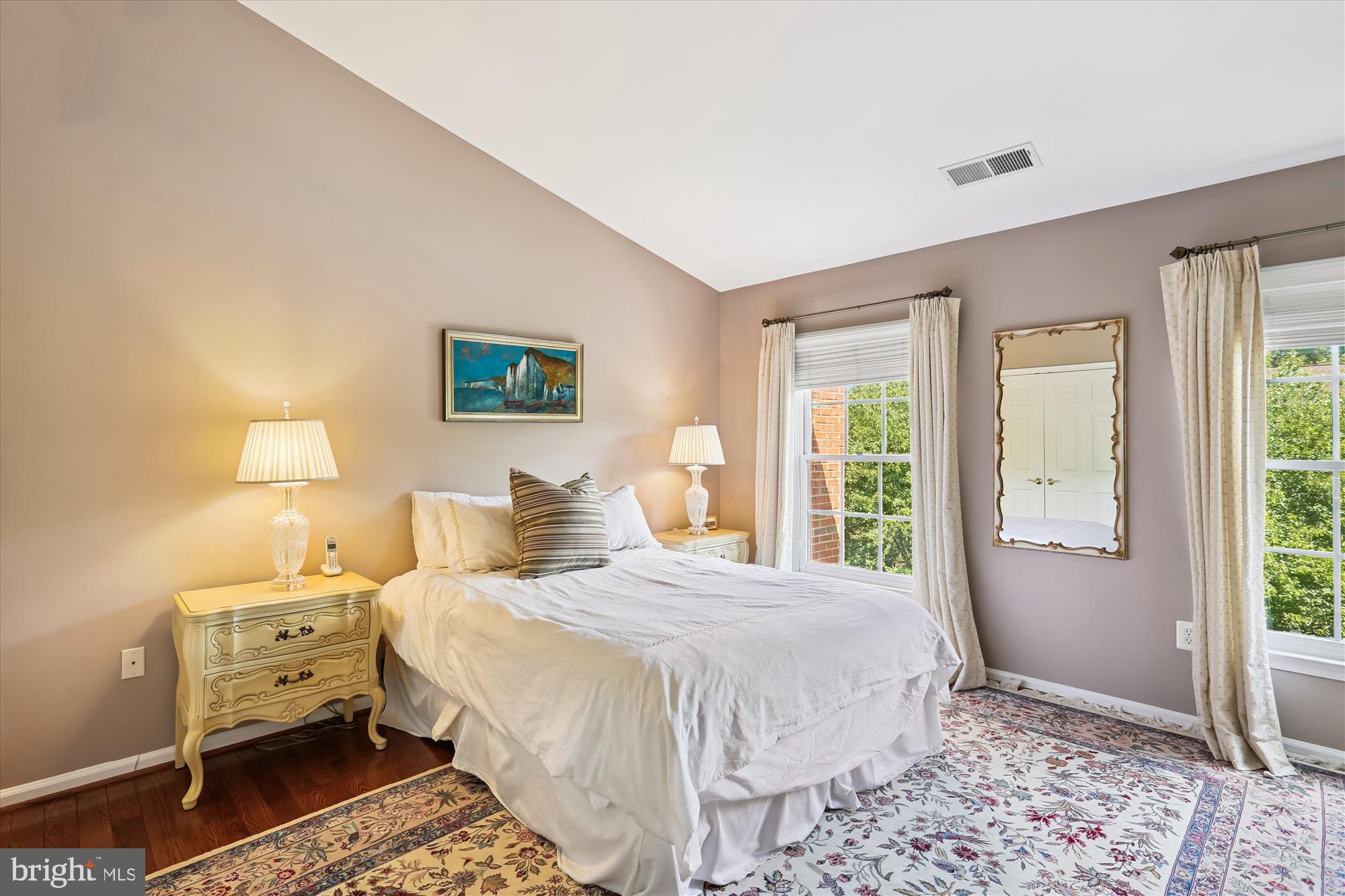 DEMOCRACY COMMONS - Residential