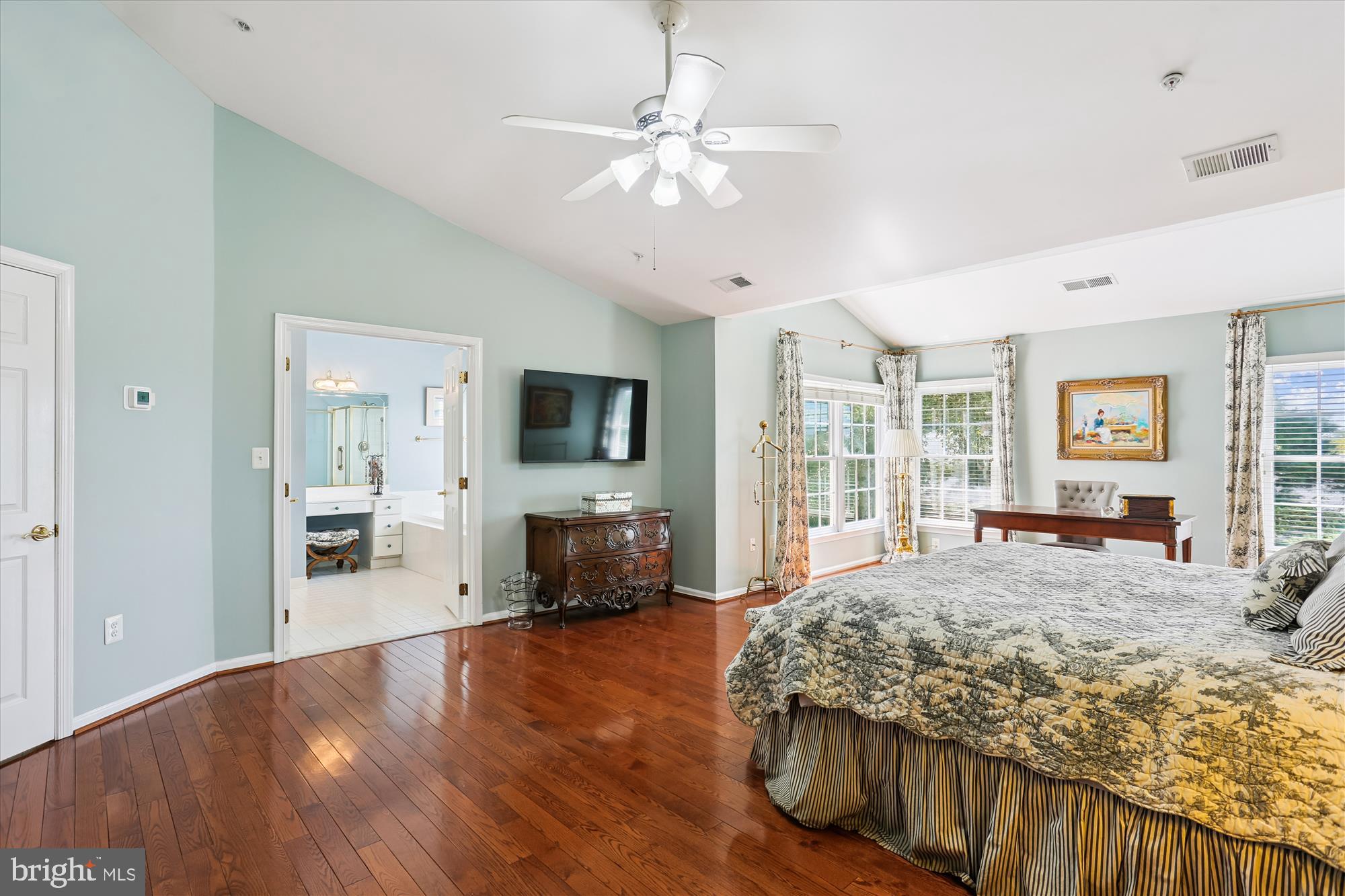 DEMOCRACY COMMONS - Residential