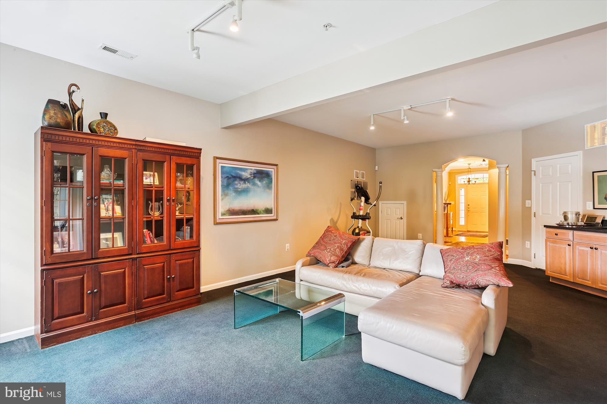 DEMOCRACY COMMONS - Residential