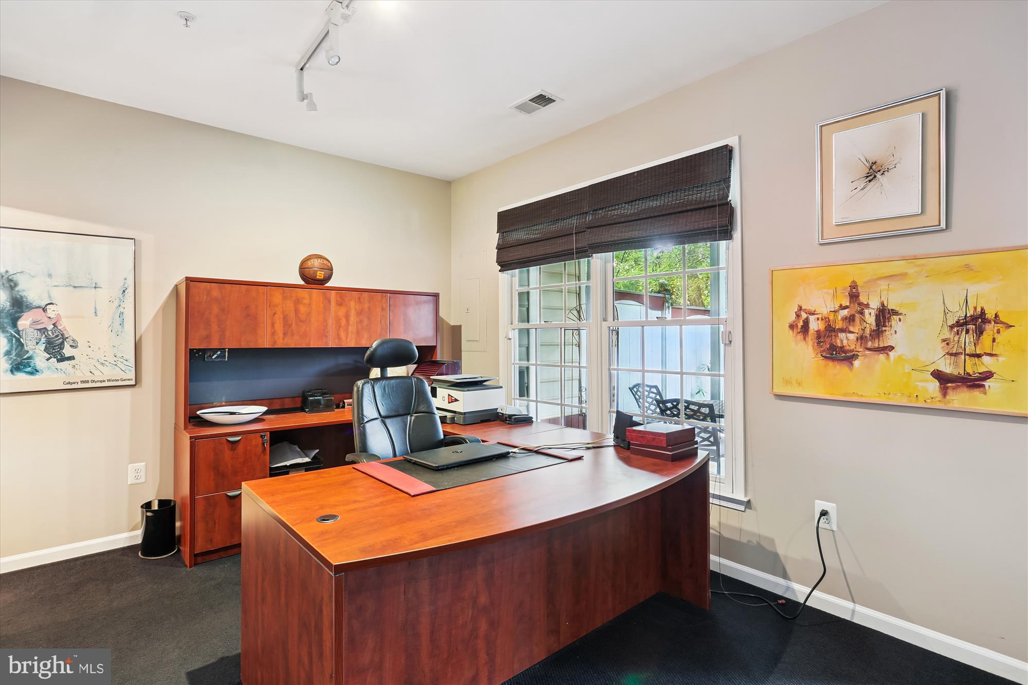 DEMOCRACY COMMONS - Residential