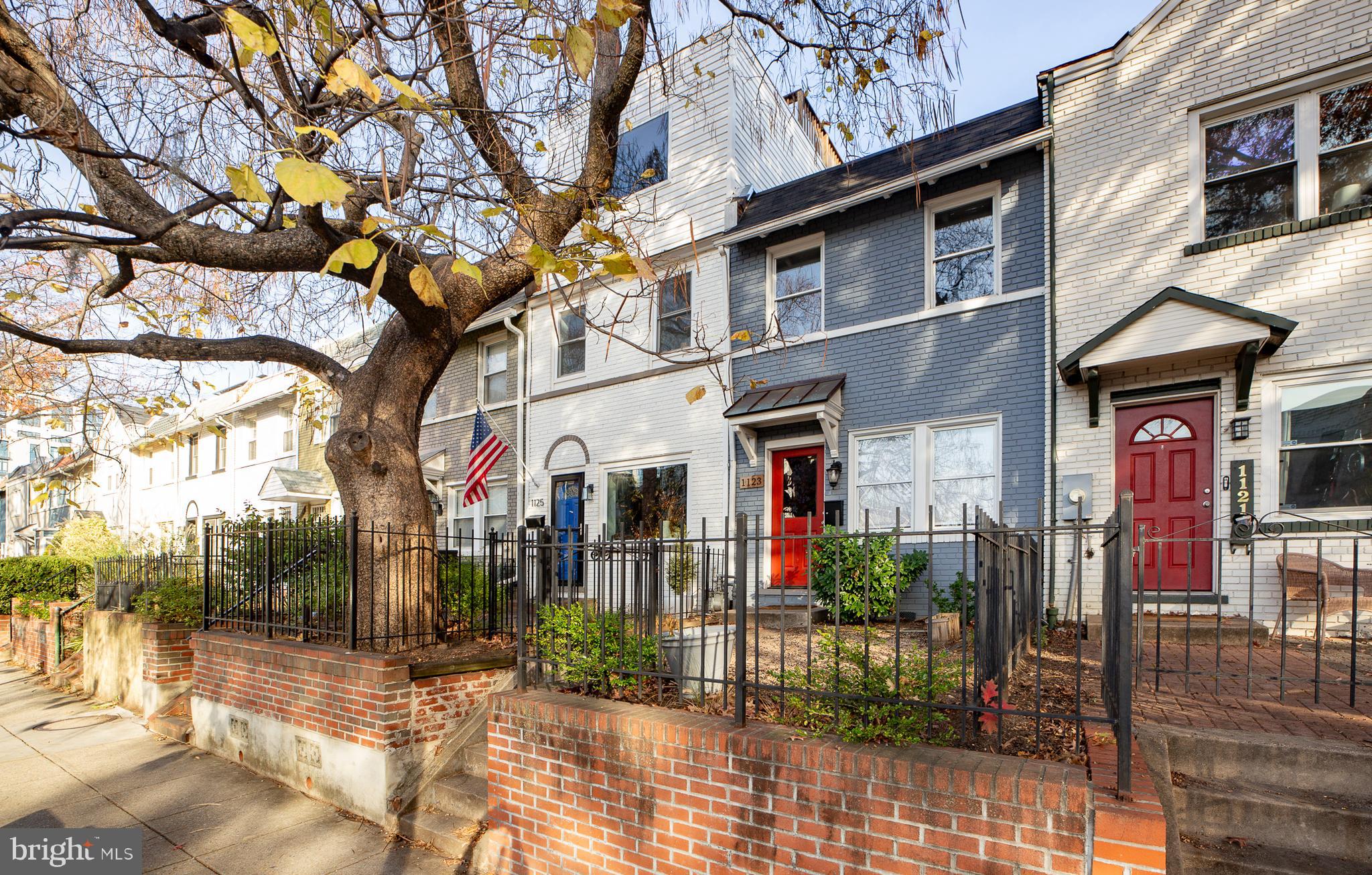 1123 3RD STREET NE
