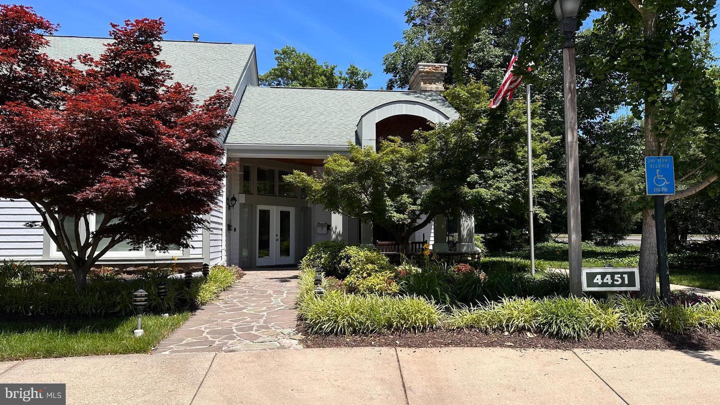 STONECROFT CONDO - Residential Lease