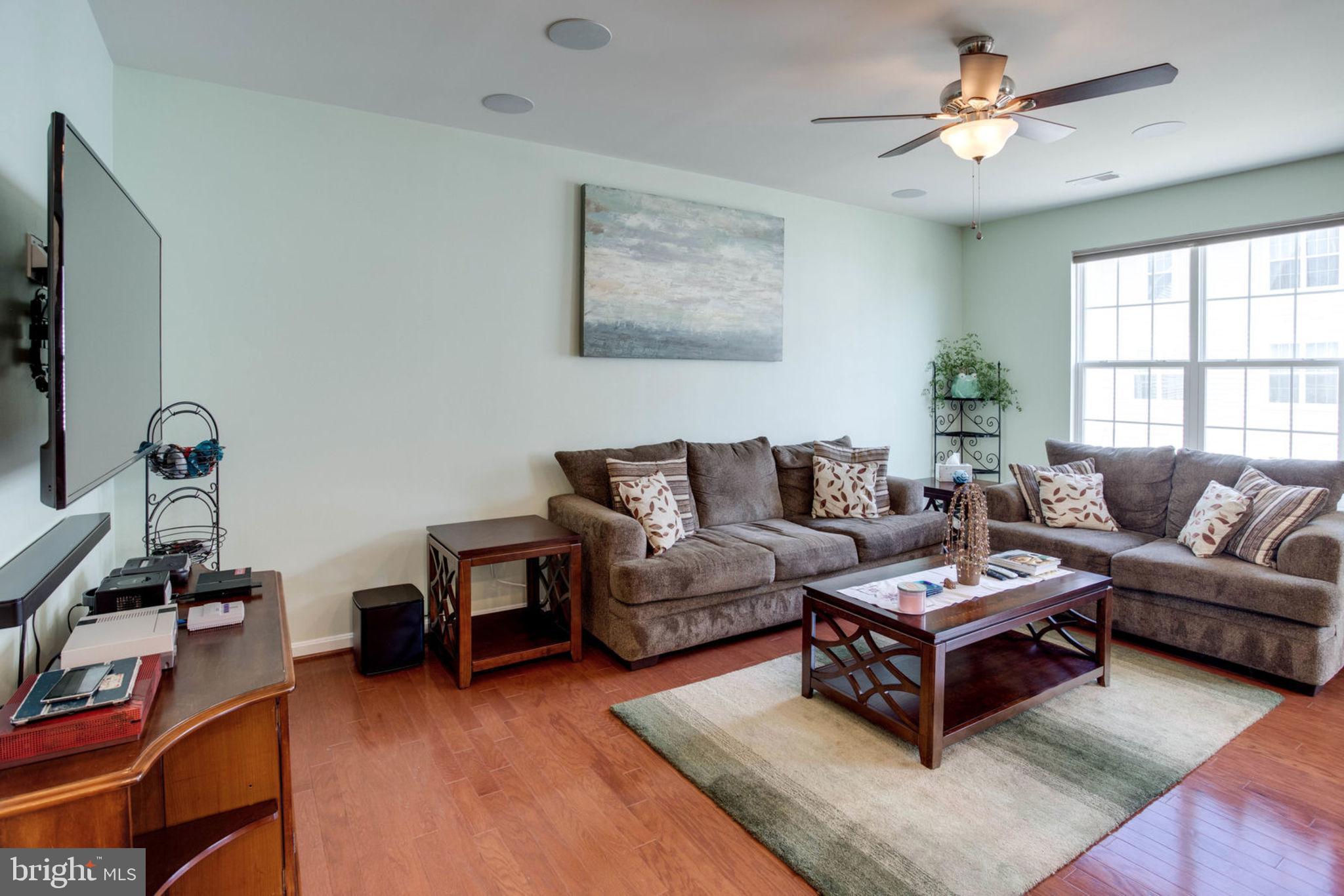 LEE SQUARE - Residential