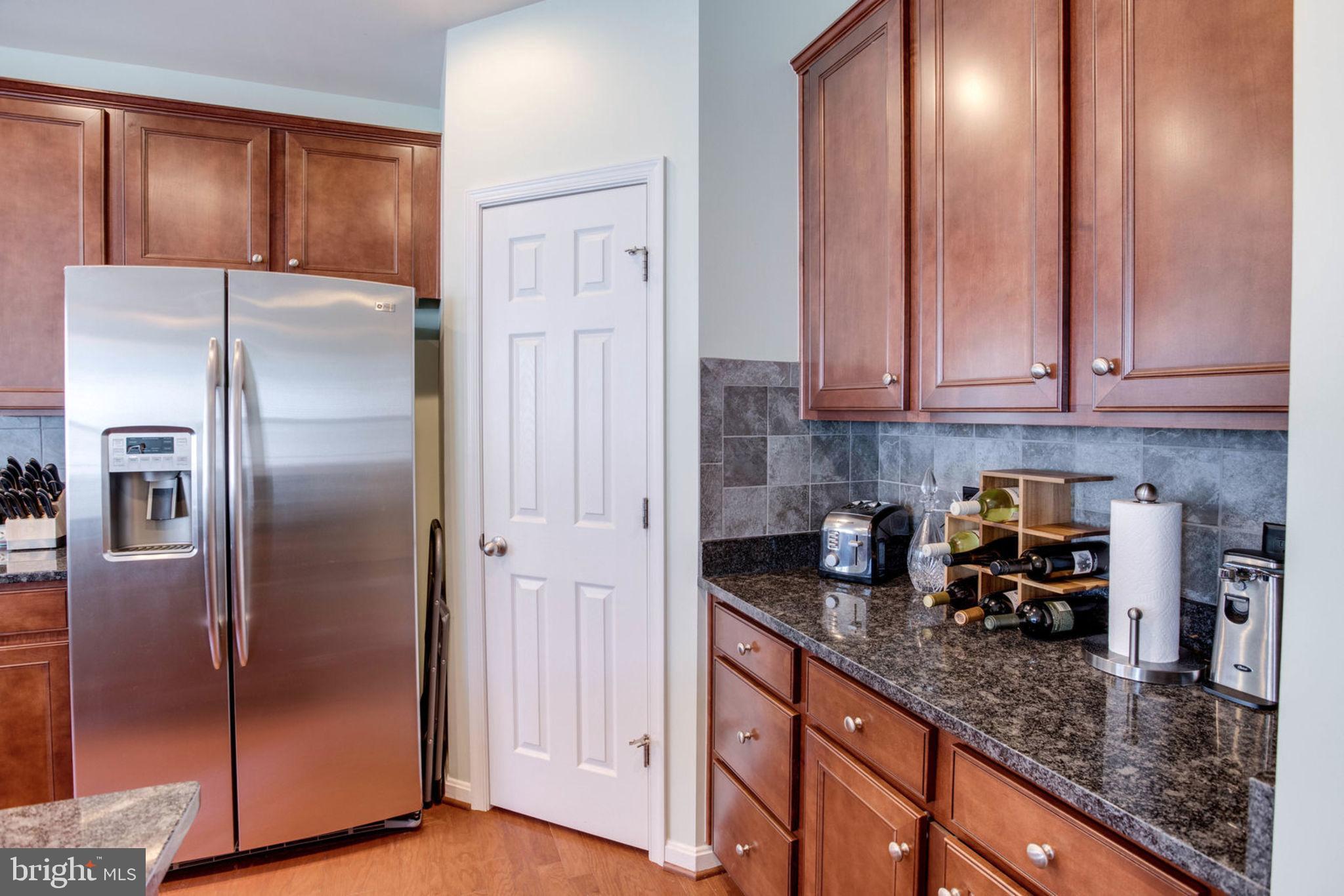 LEE SQUARE - Residential