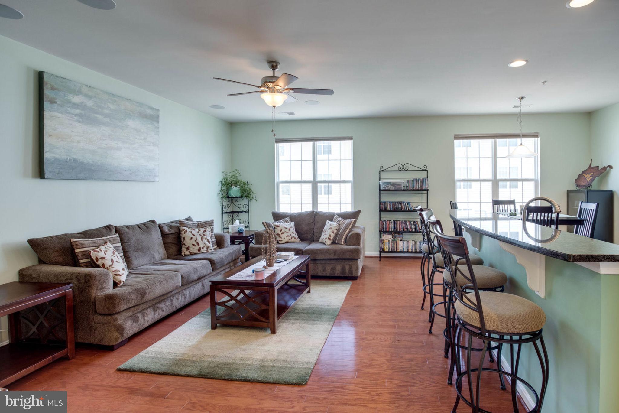 LEE SQUARE - Residential