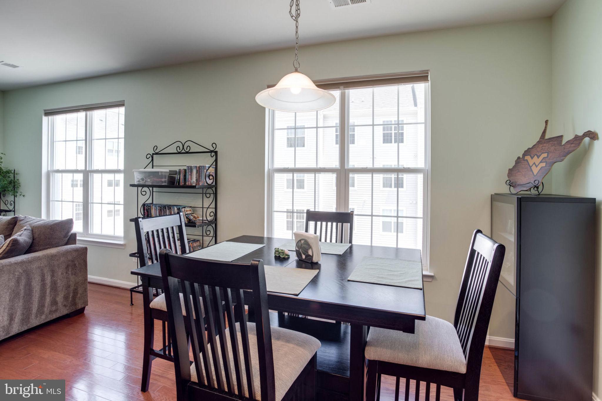 LEE SQUARE - Residential