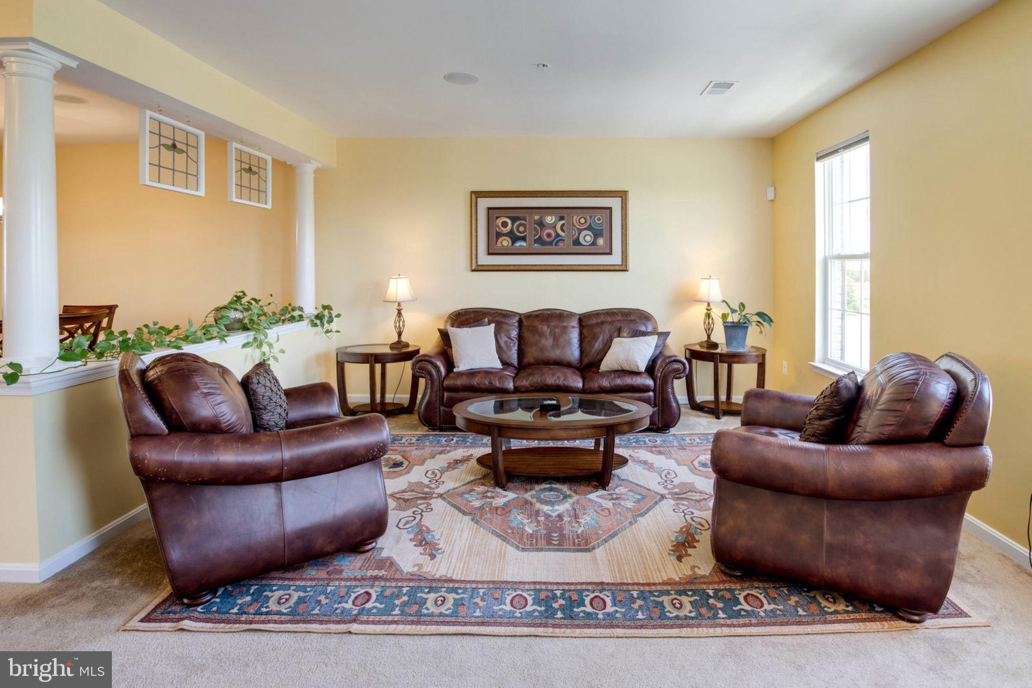 LEE SQUARE - Residential