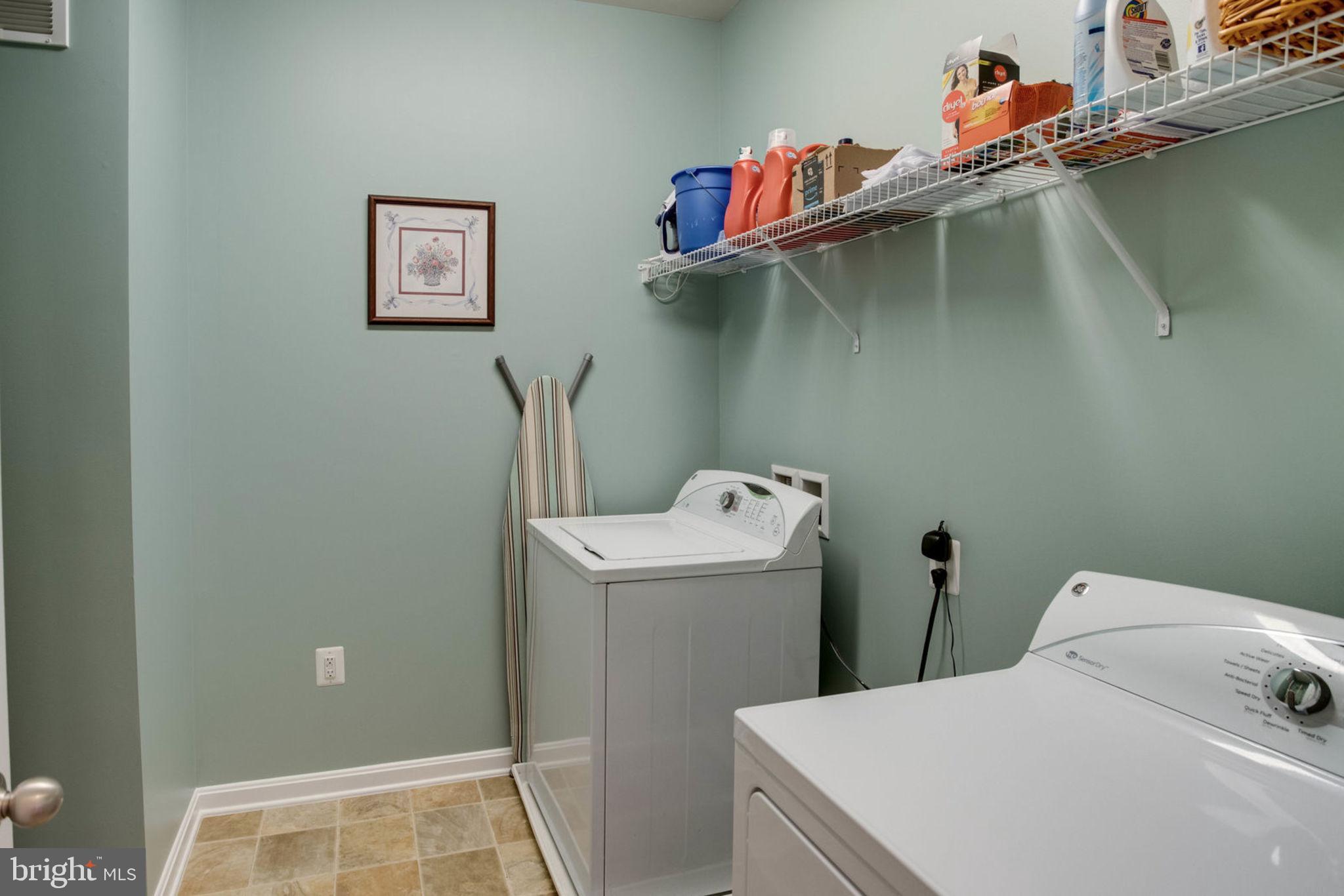 LEE SQUARE - Residential