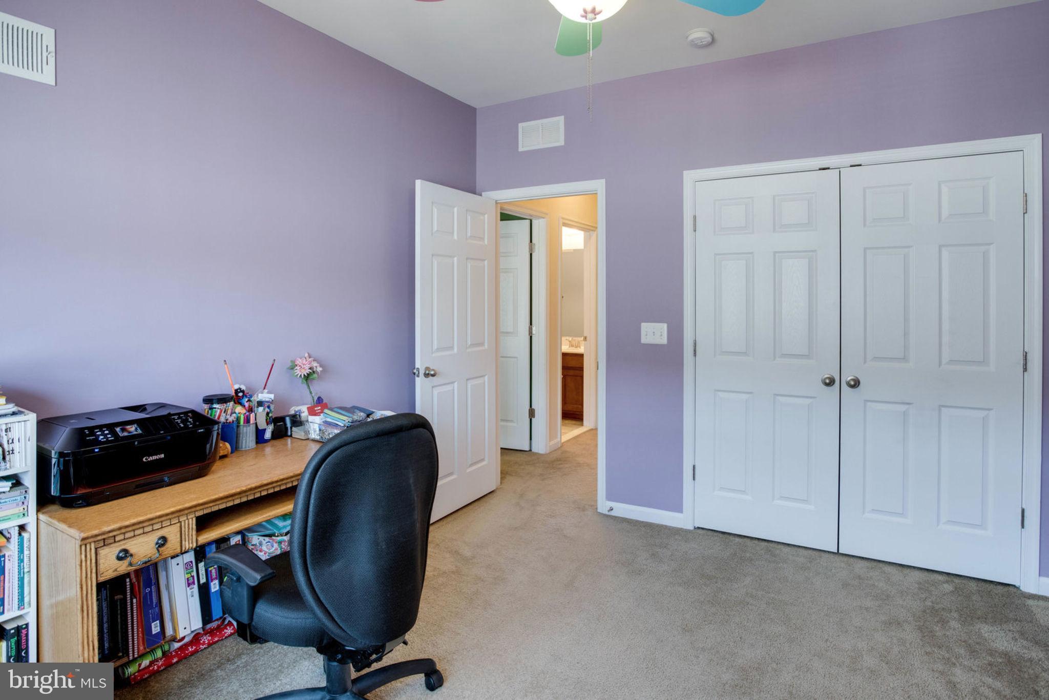 LEE SQUARE - Residential