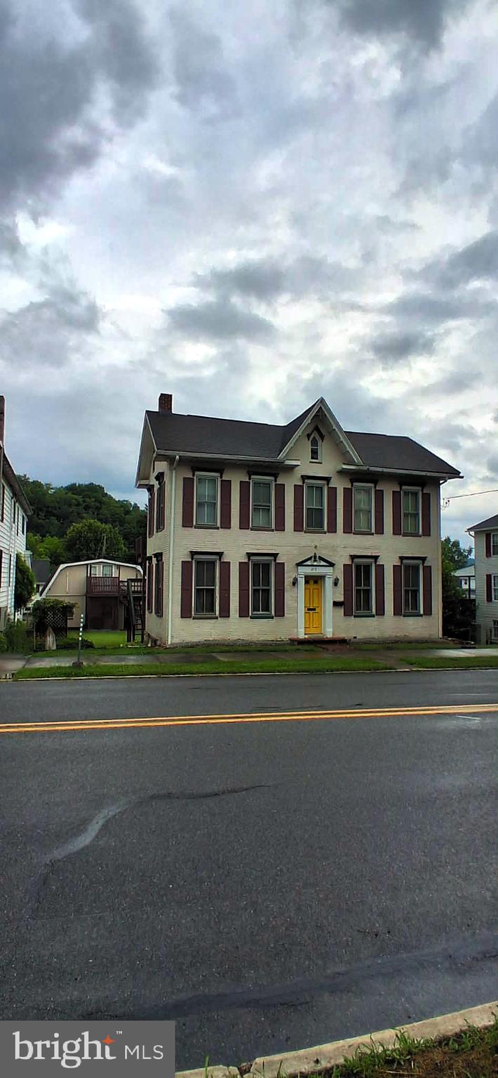 215 N SPRING STREET