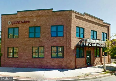 Photo of 700 S Clinton Ave, TRENTON, NJ 08611 (MLS # NJME204486)