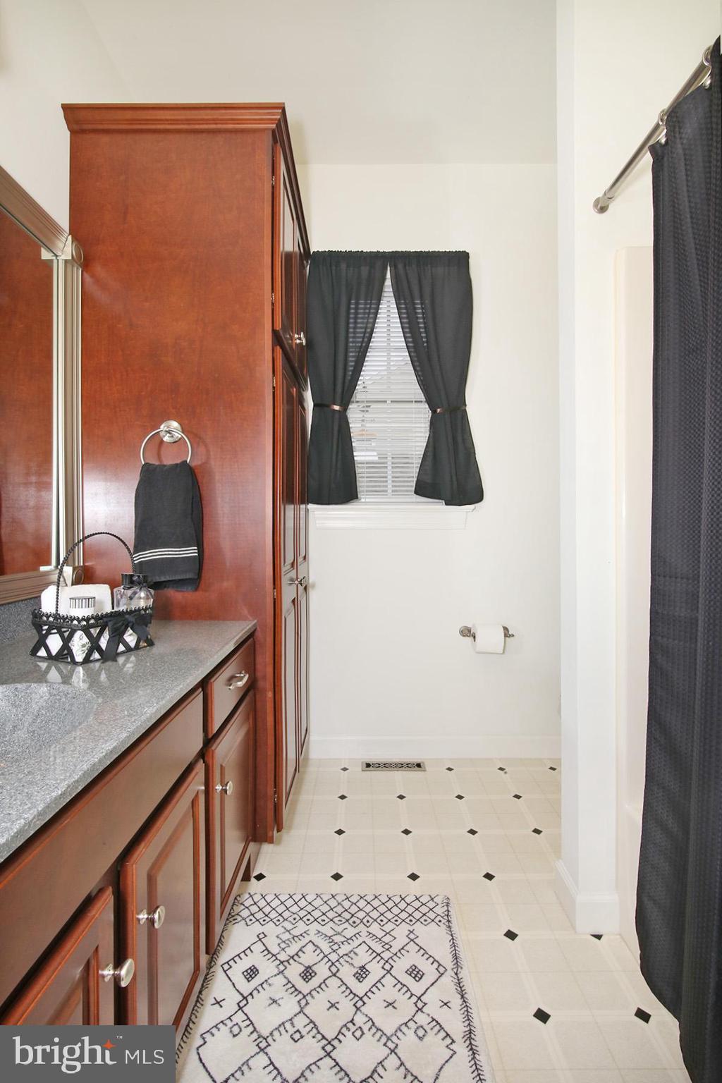 STRATHFORD MEADOWS - Residential