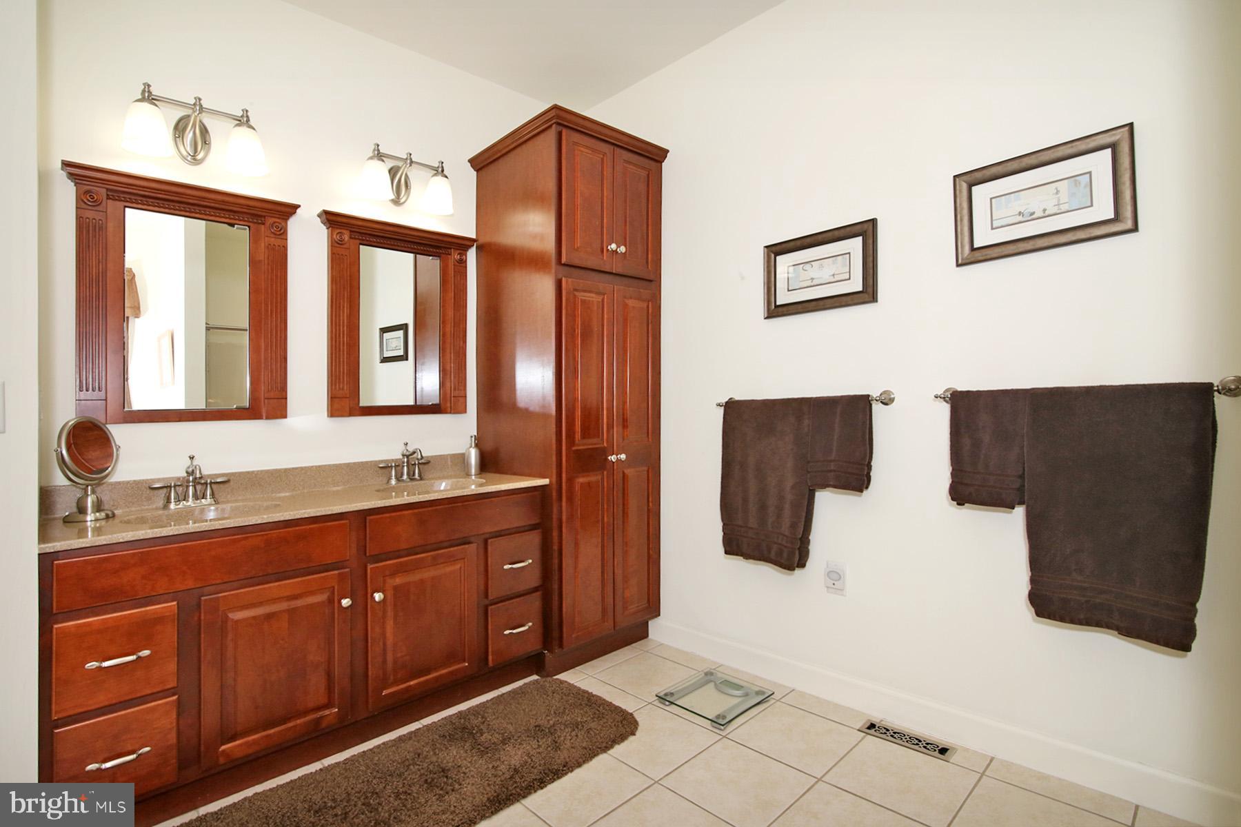 STRATHFORD MEADOWS - Residential