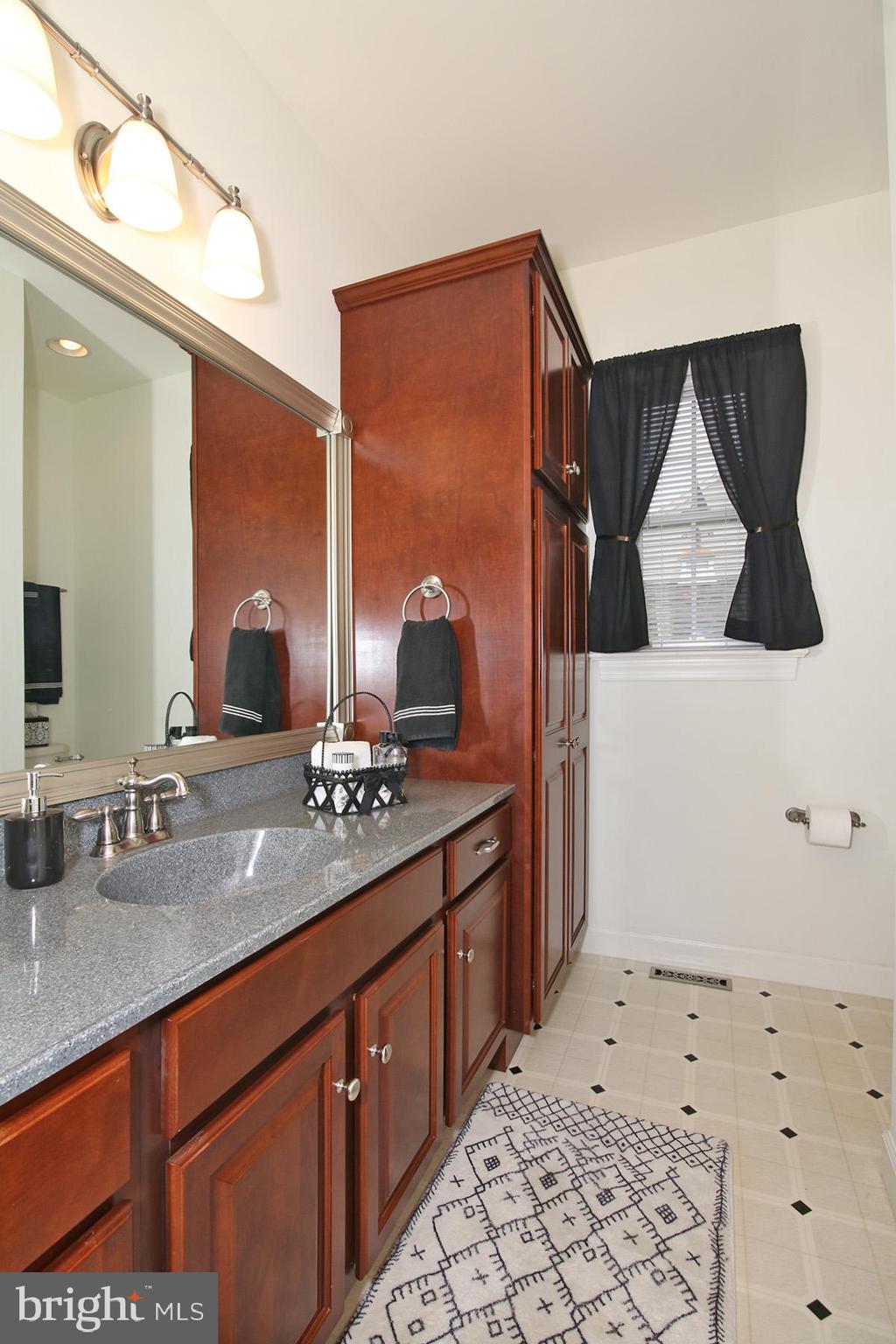 STRATHFORD MEADOWS - Residential