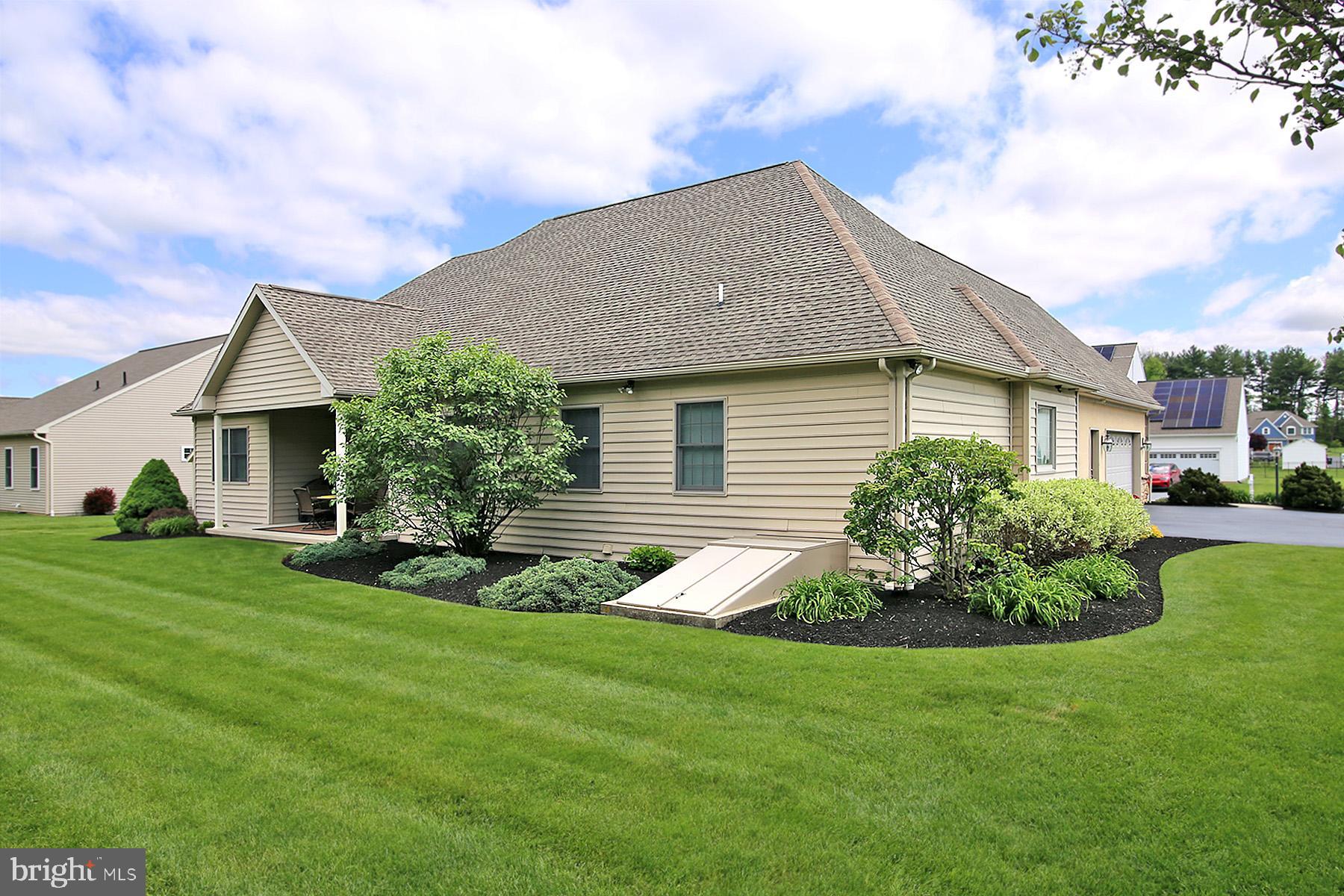 STRATHFORD MEADOWS - Residential
