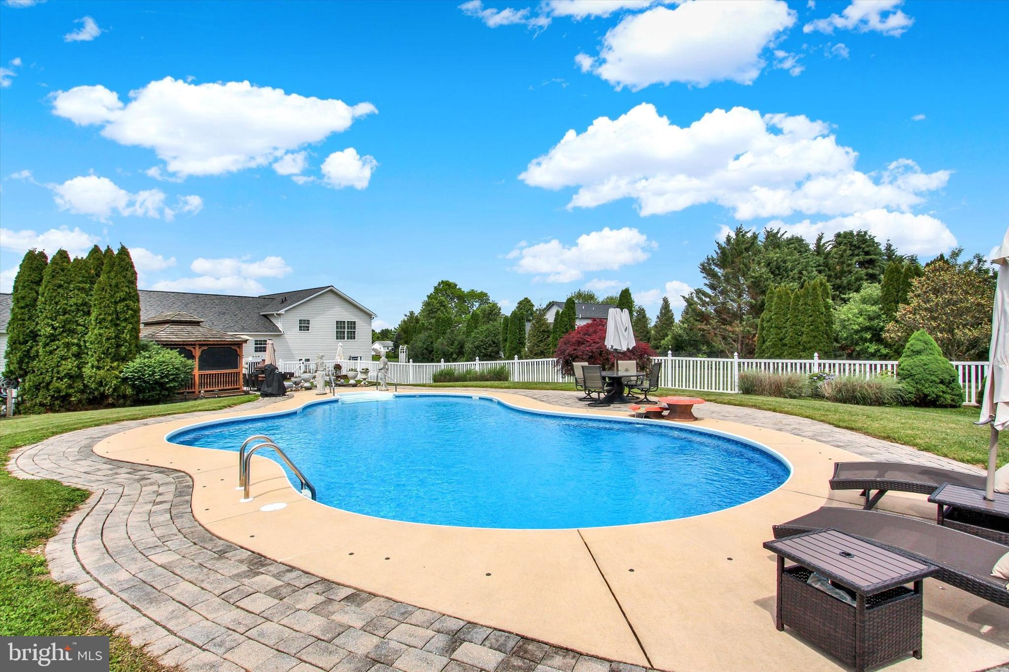 BERMUDIAN SPRINGS - Residential