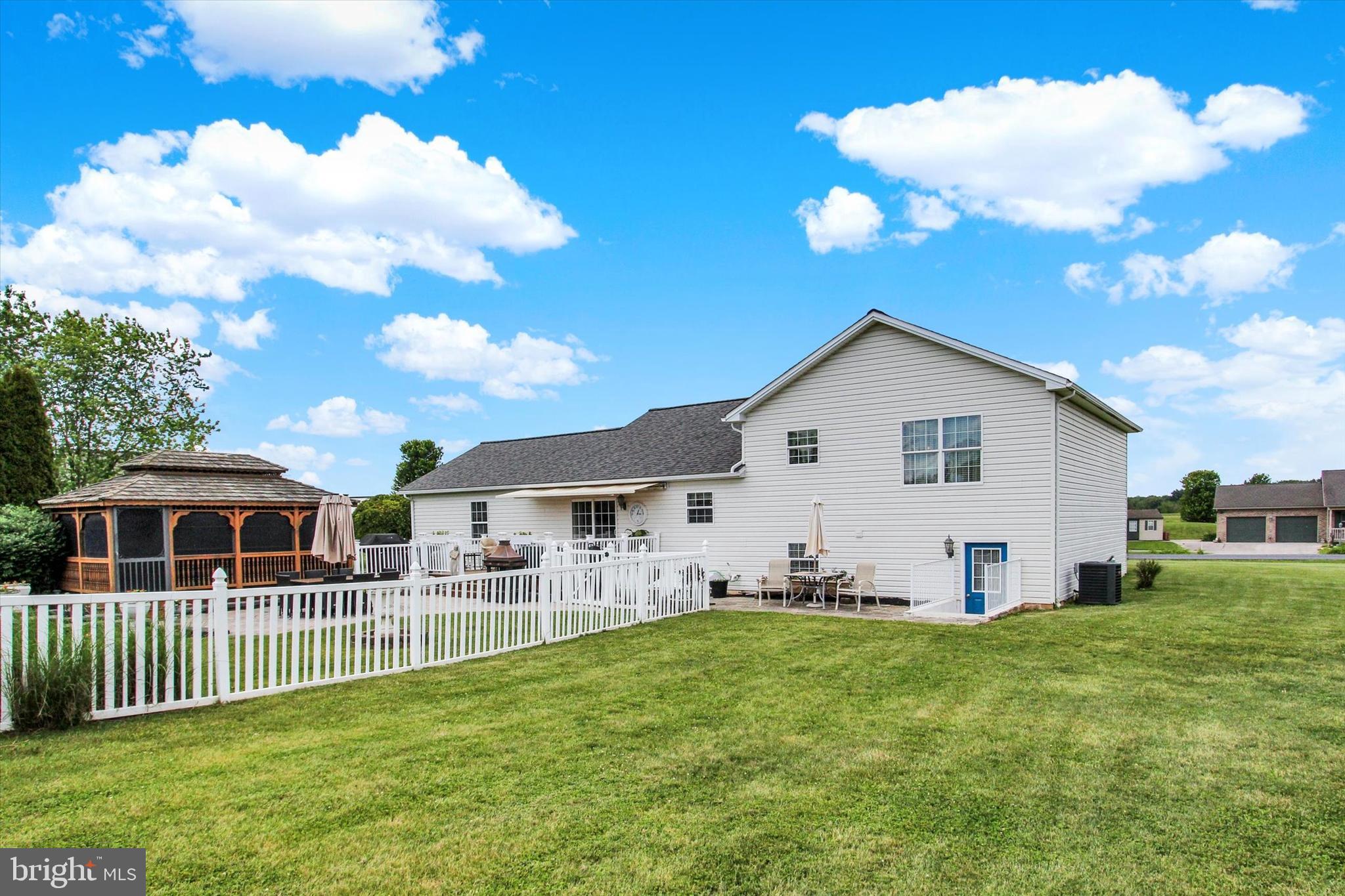 BERMUDIAN SPRINGS - Residential