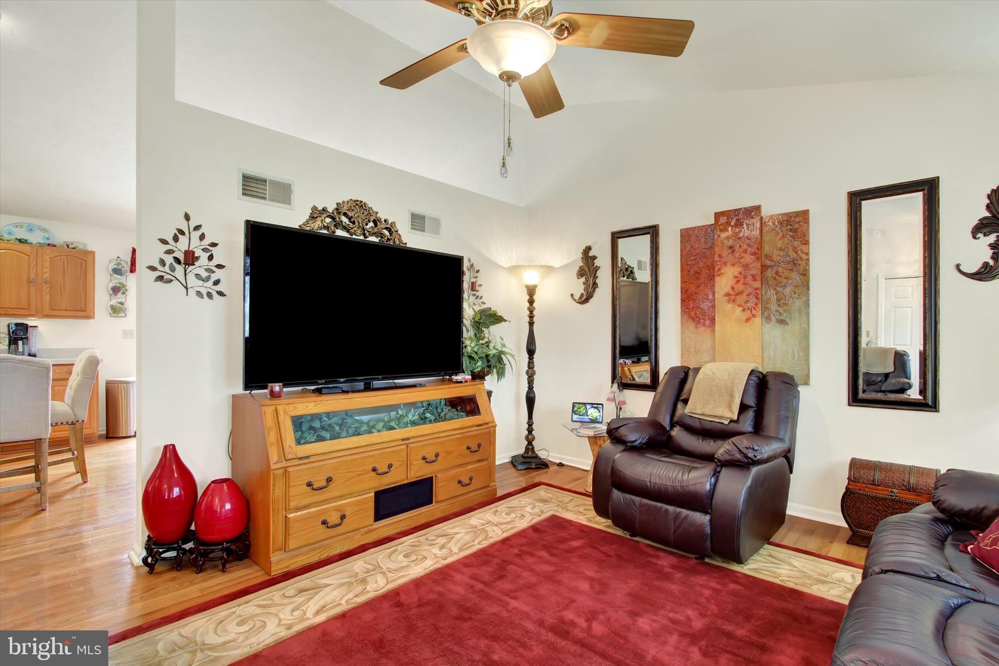 BERMUDIAN SPRINGS - Residential