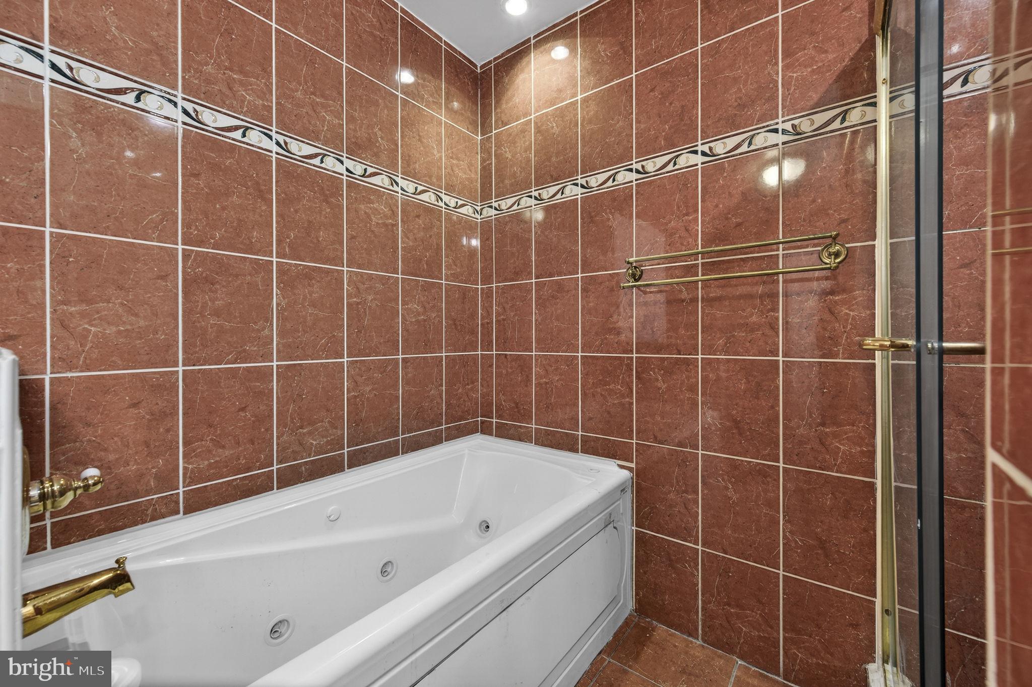 EAST GATE OF POTOMAC - Residential