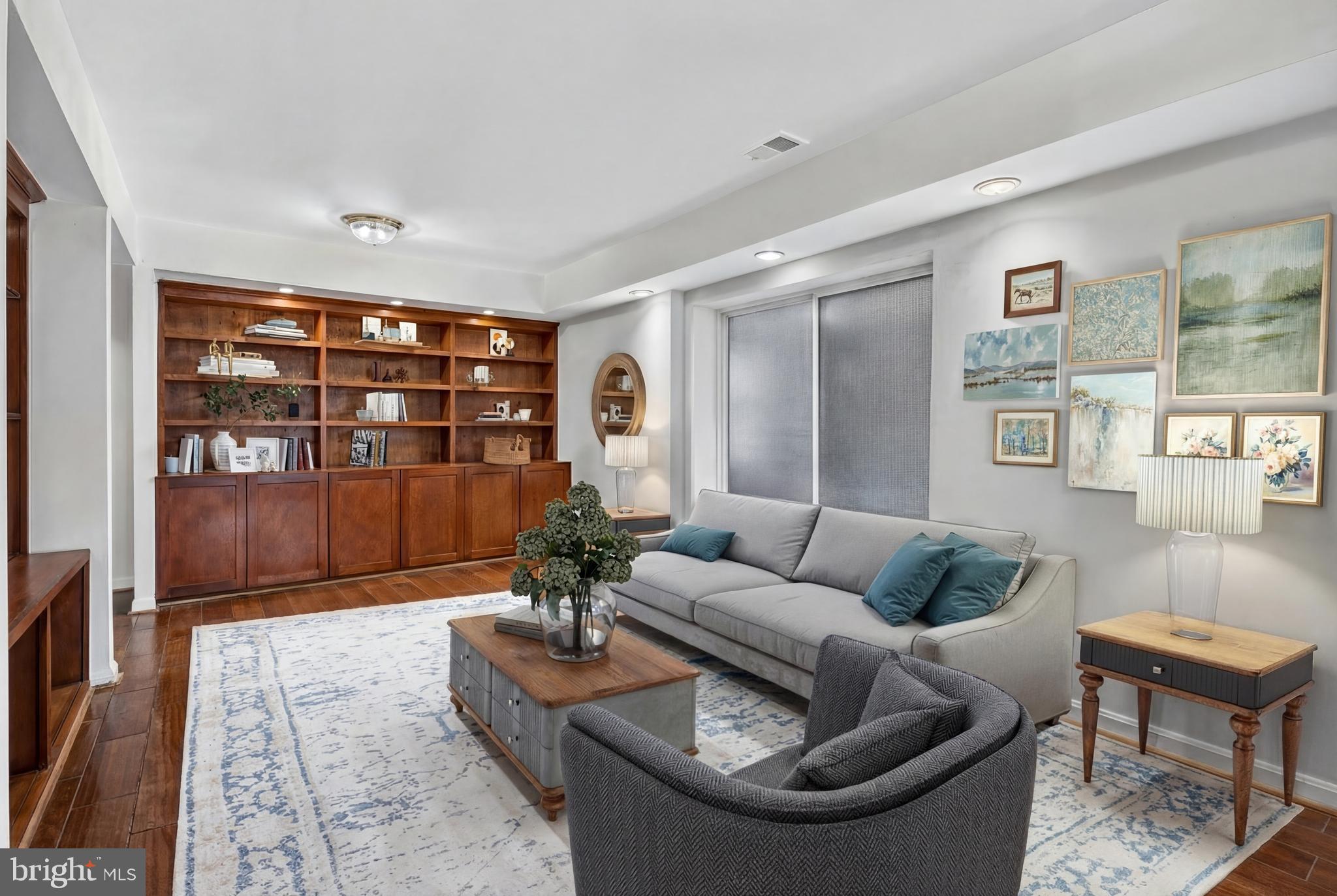 EAST GATE OF POTOMAC - Residential