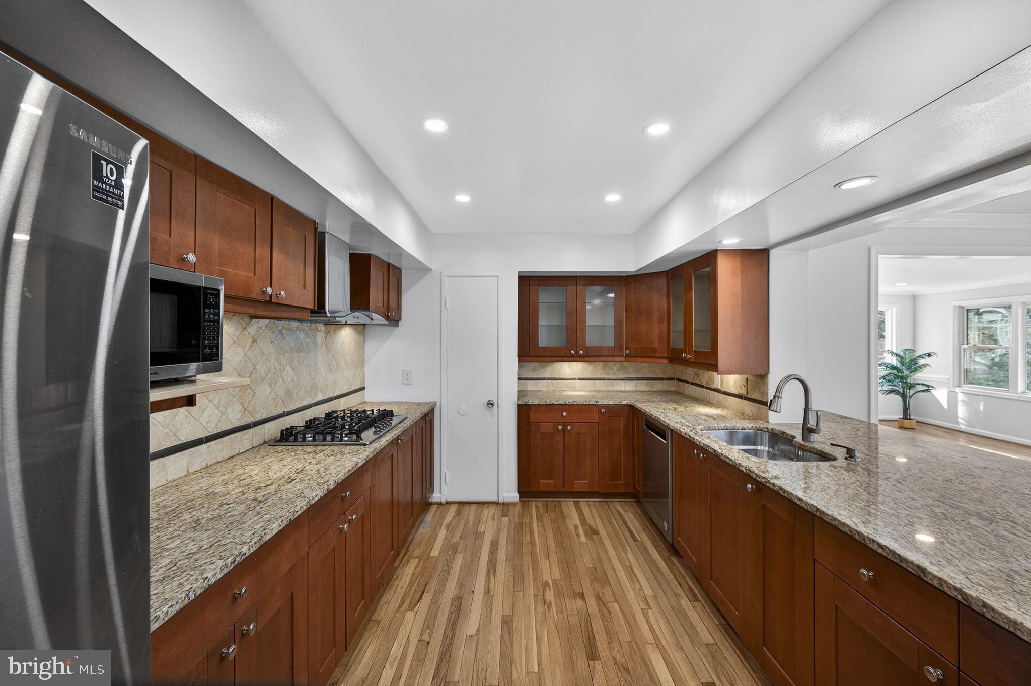 EAST GATE OF POTOMAC - Residential