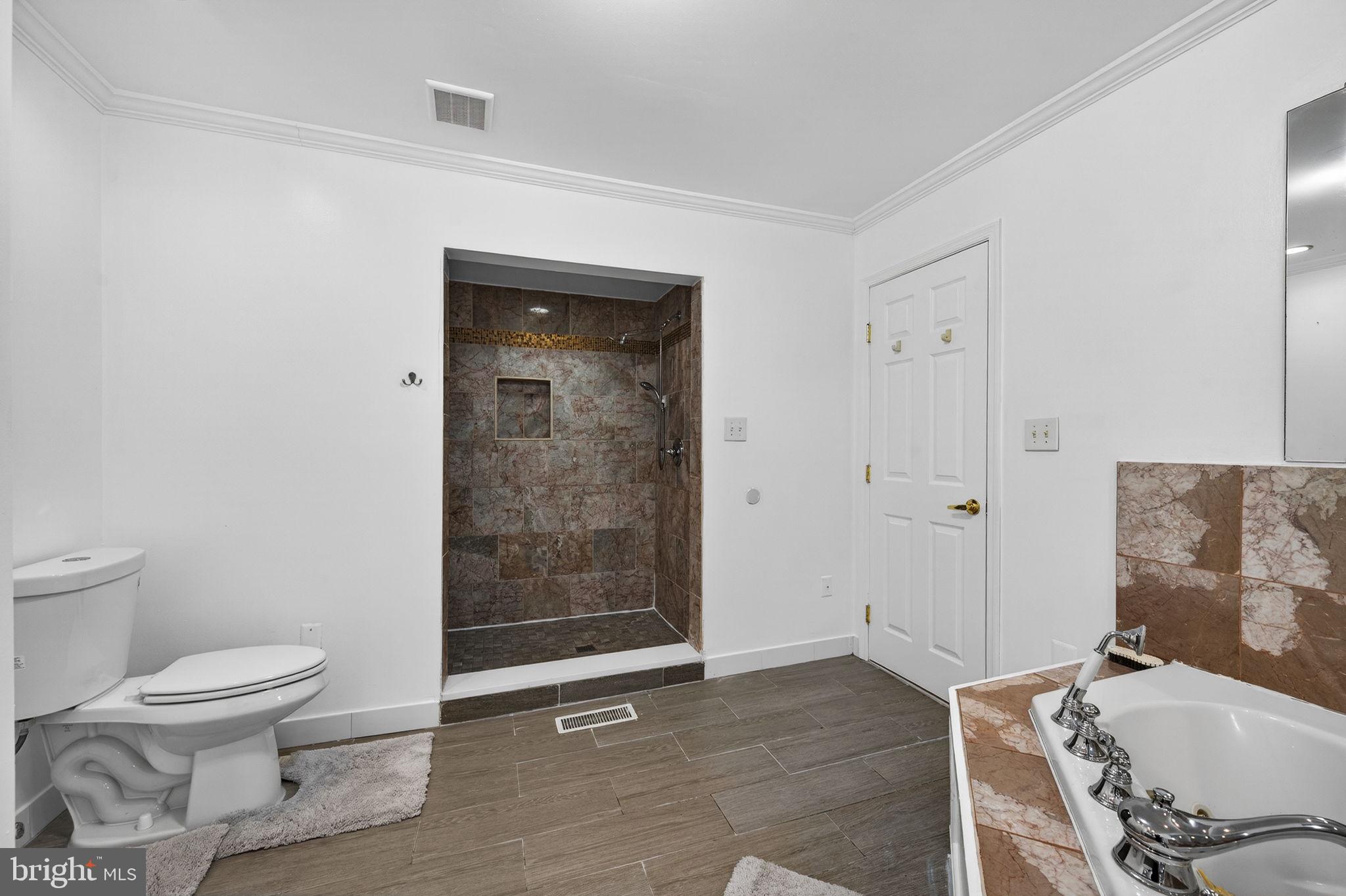 EAST GATE OF POTOMAC - Residential