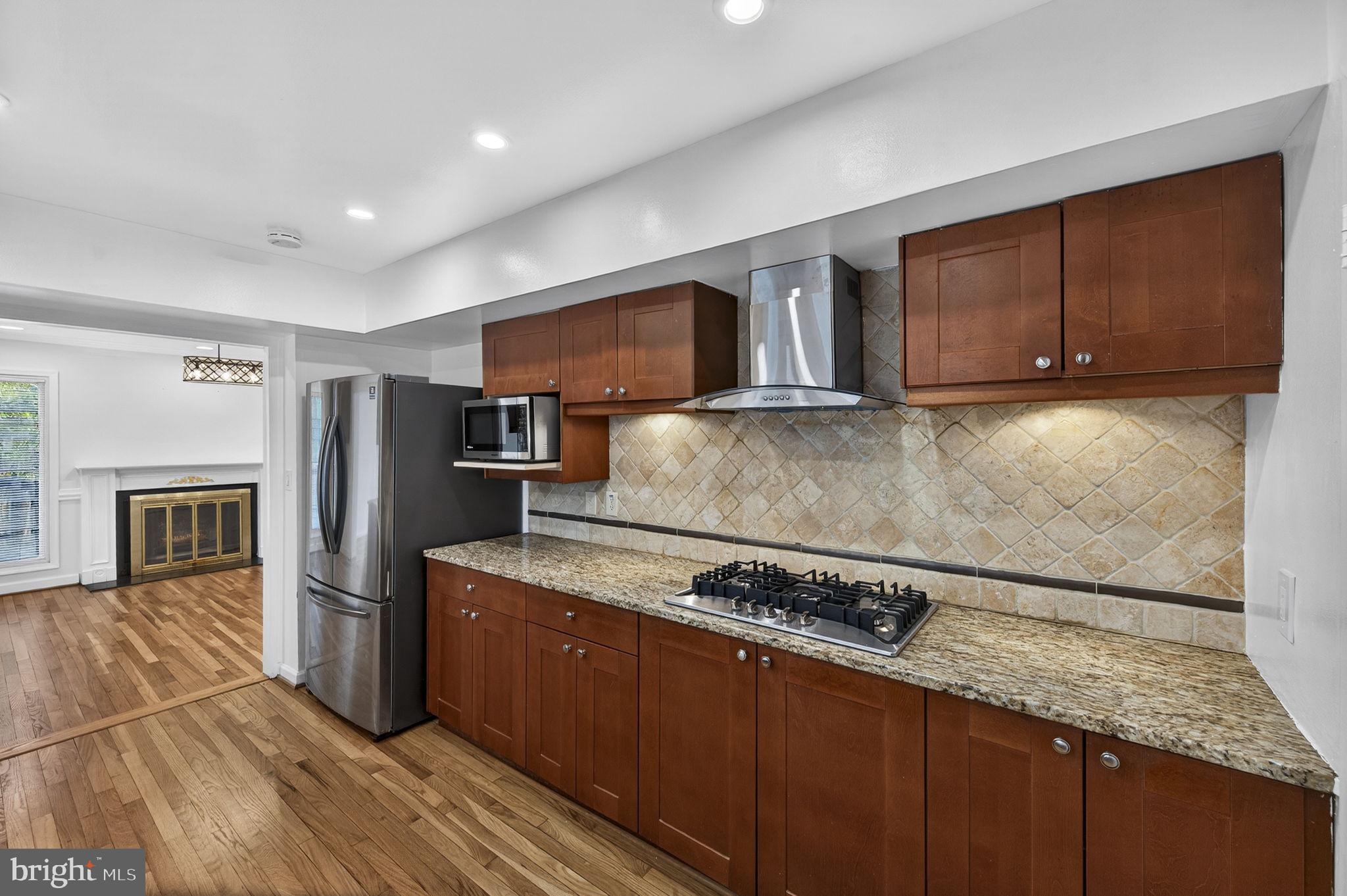 EAST GATE OF POTOMAC - Residential