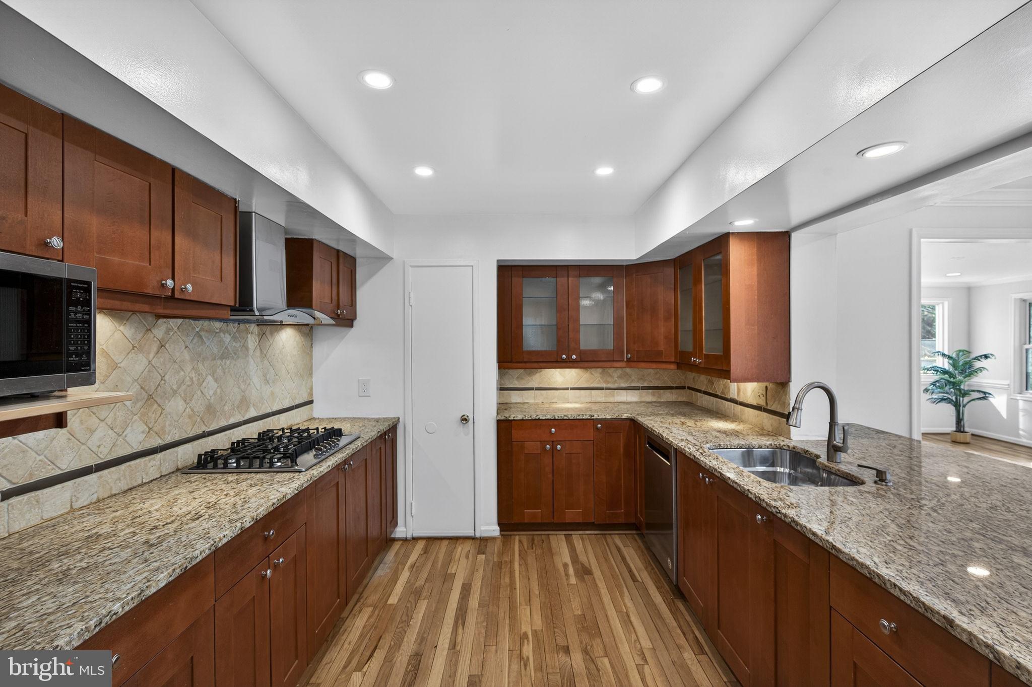 EAST GATE OF POTOMAC - Residential