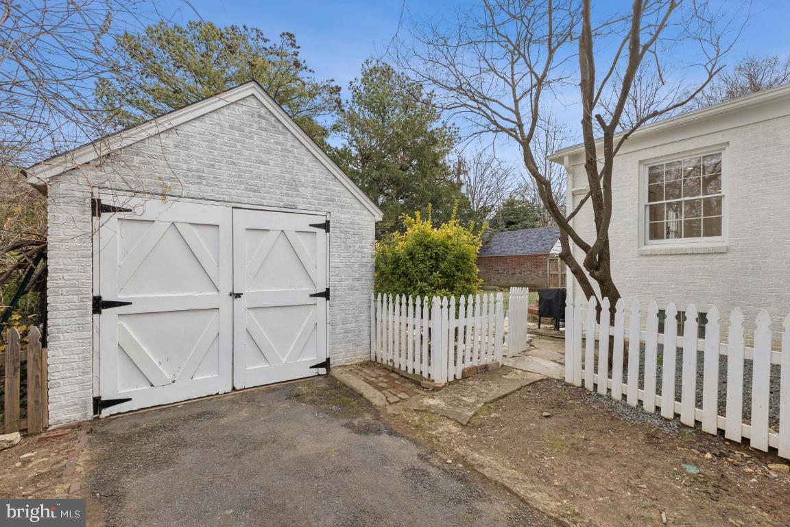 ASHTON HEIGHTS - Residential