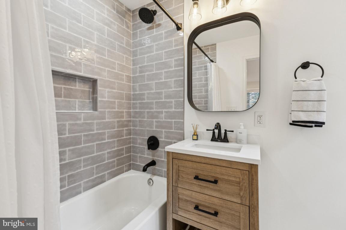 ASHTON HEIGHTS - Residential