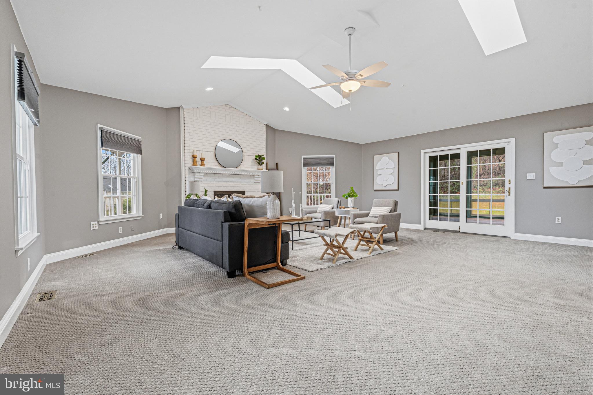 ADVOCATE HILL FARMS - Residential