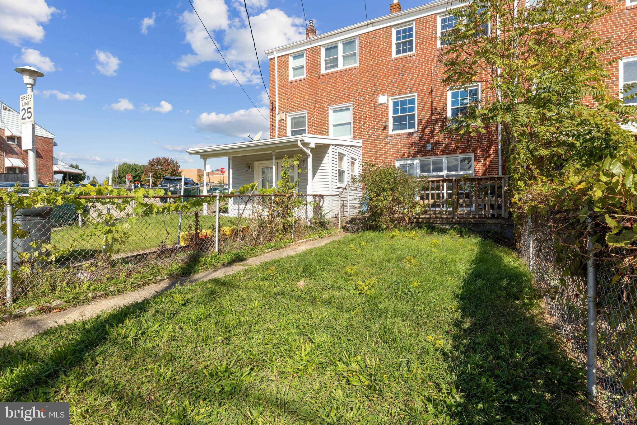 MEDFIELD - Residential