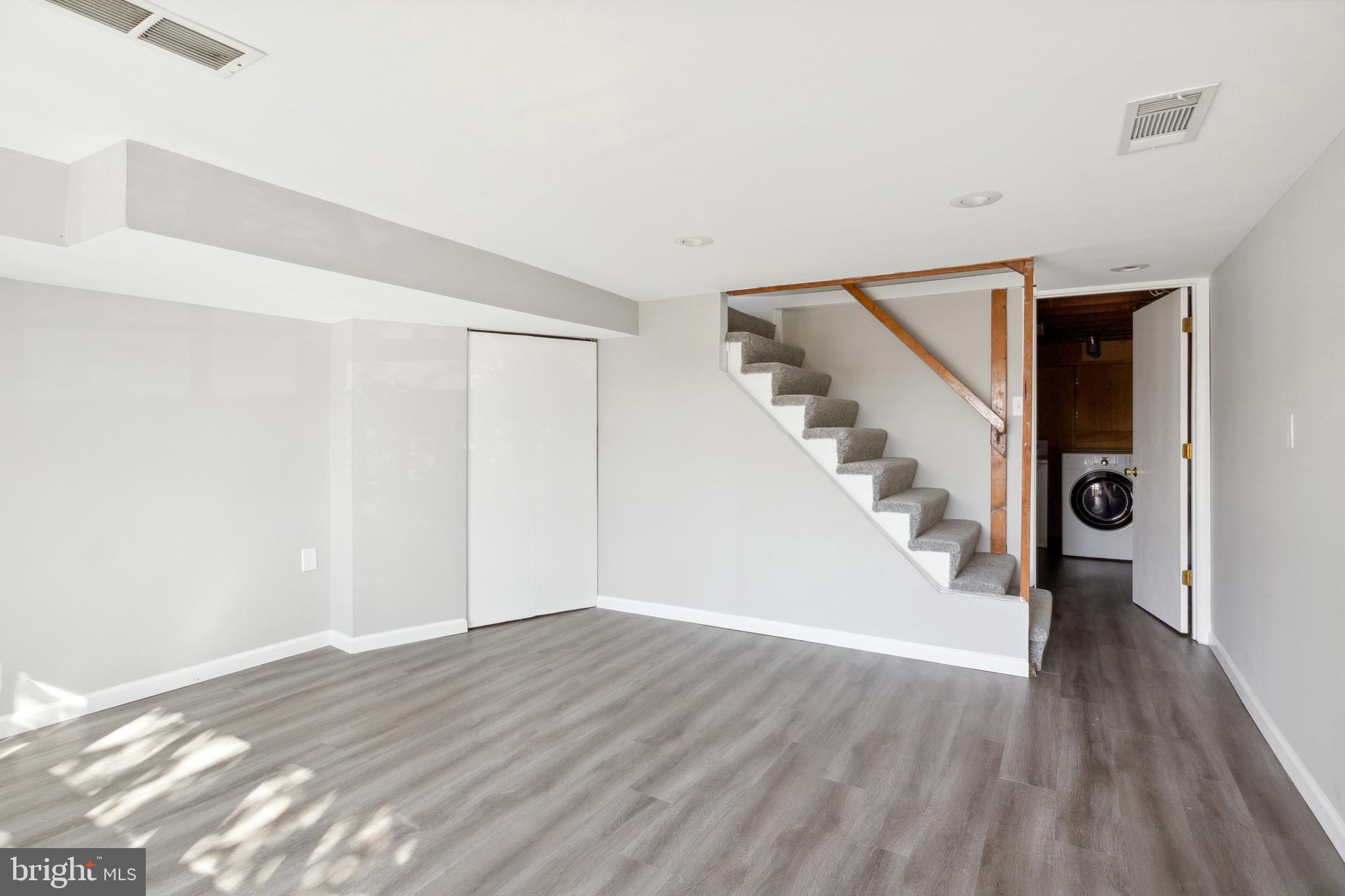 MEDFIELD - Residential