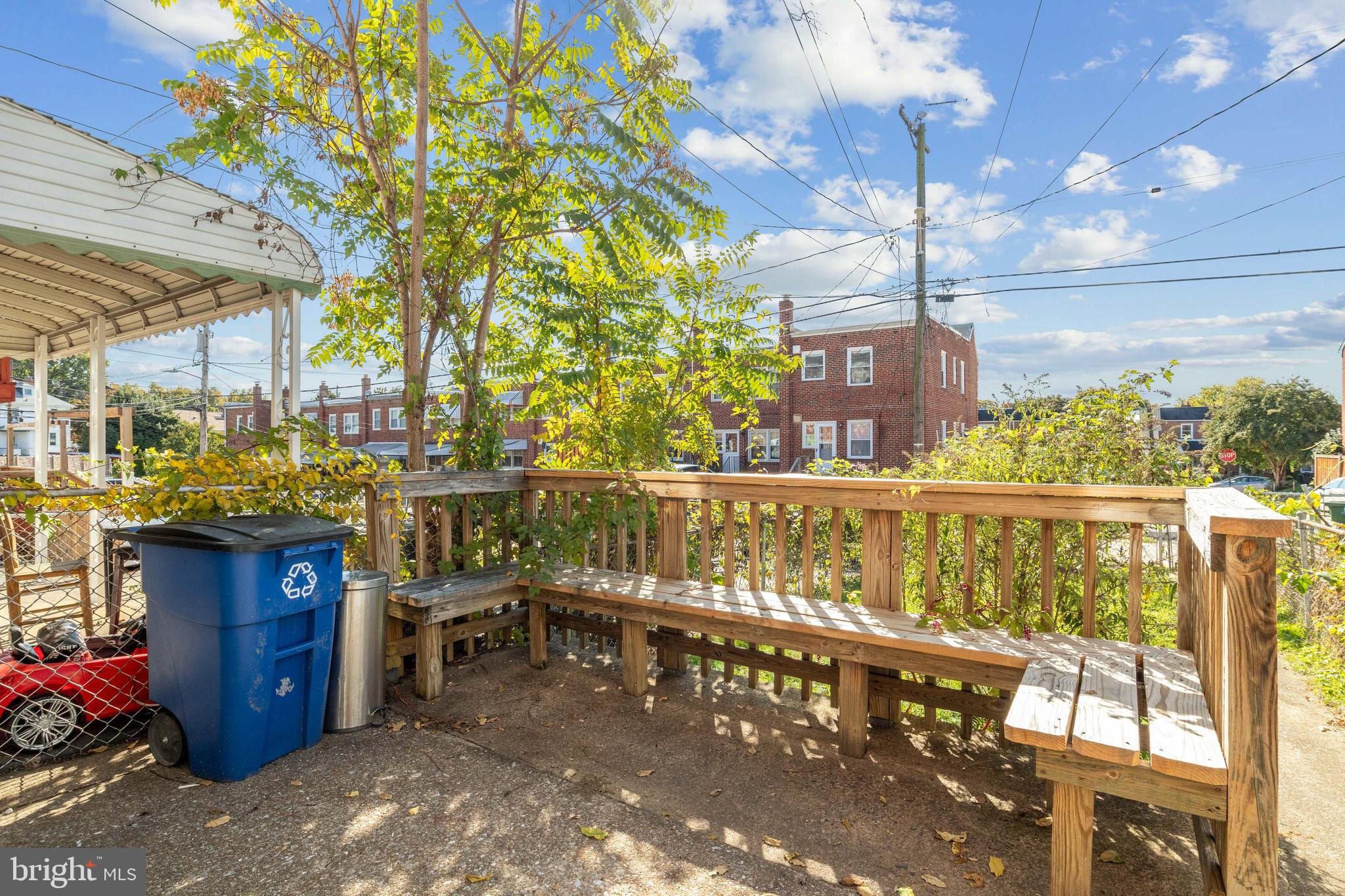 MEDFIELD - Residential