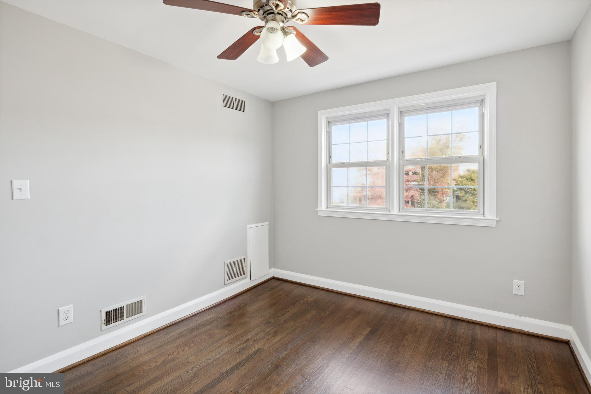 MEDFIELD - Residential