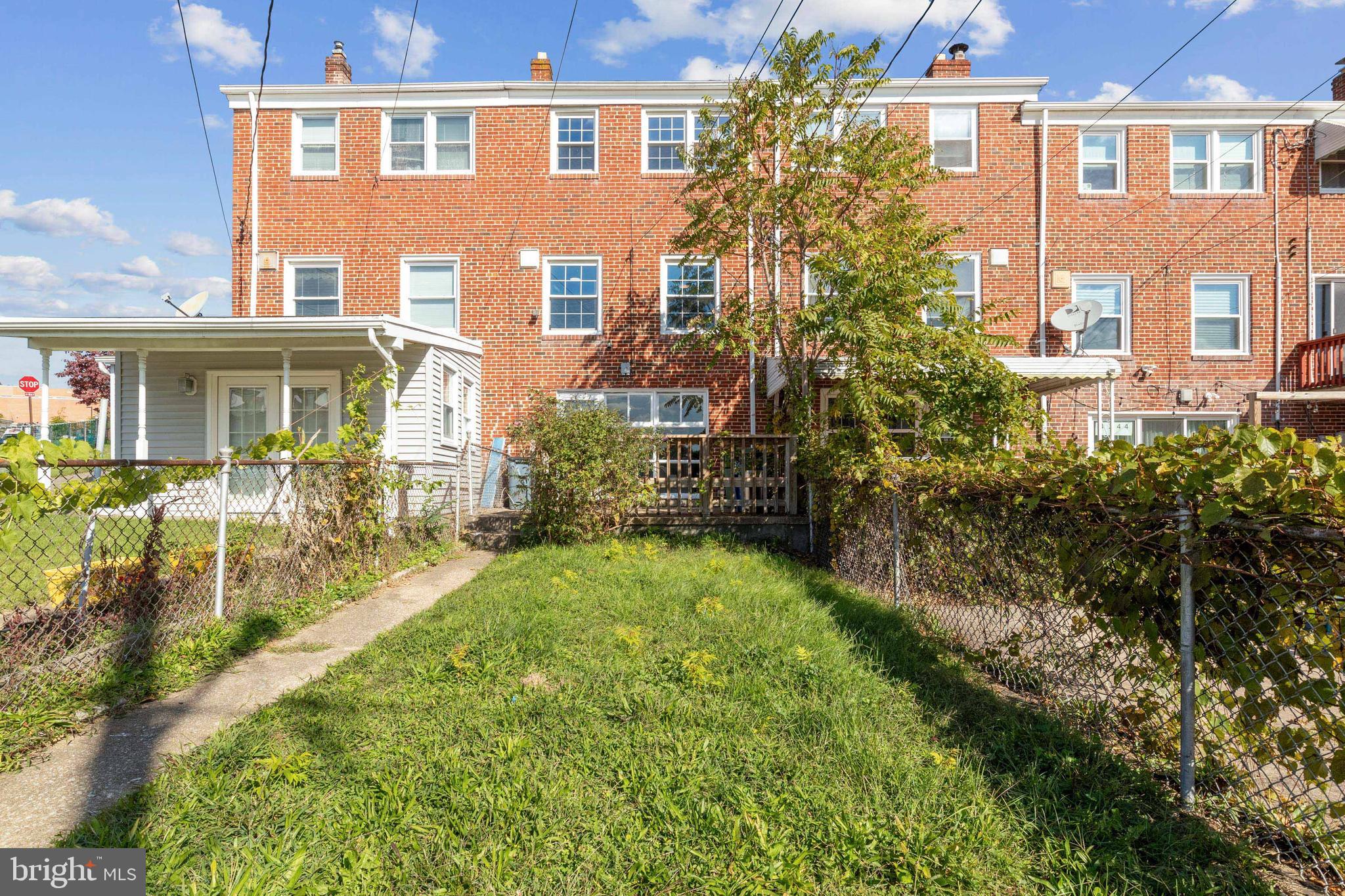 MEDFIELD - Residential