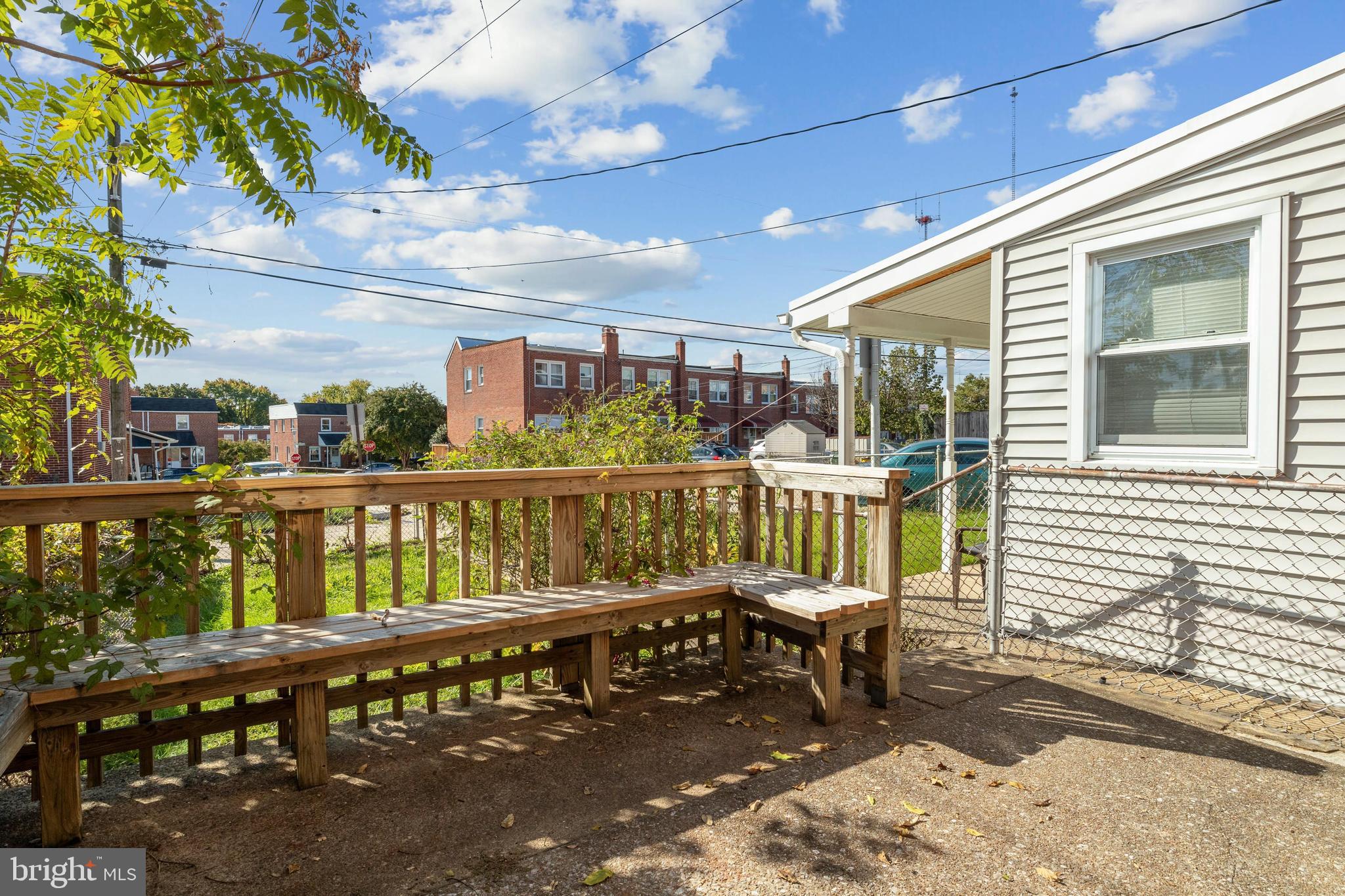 MEDFIELD - Residential