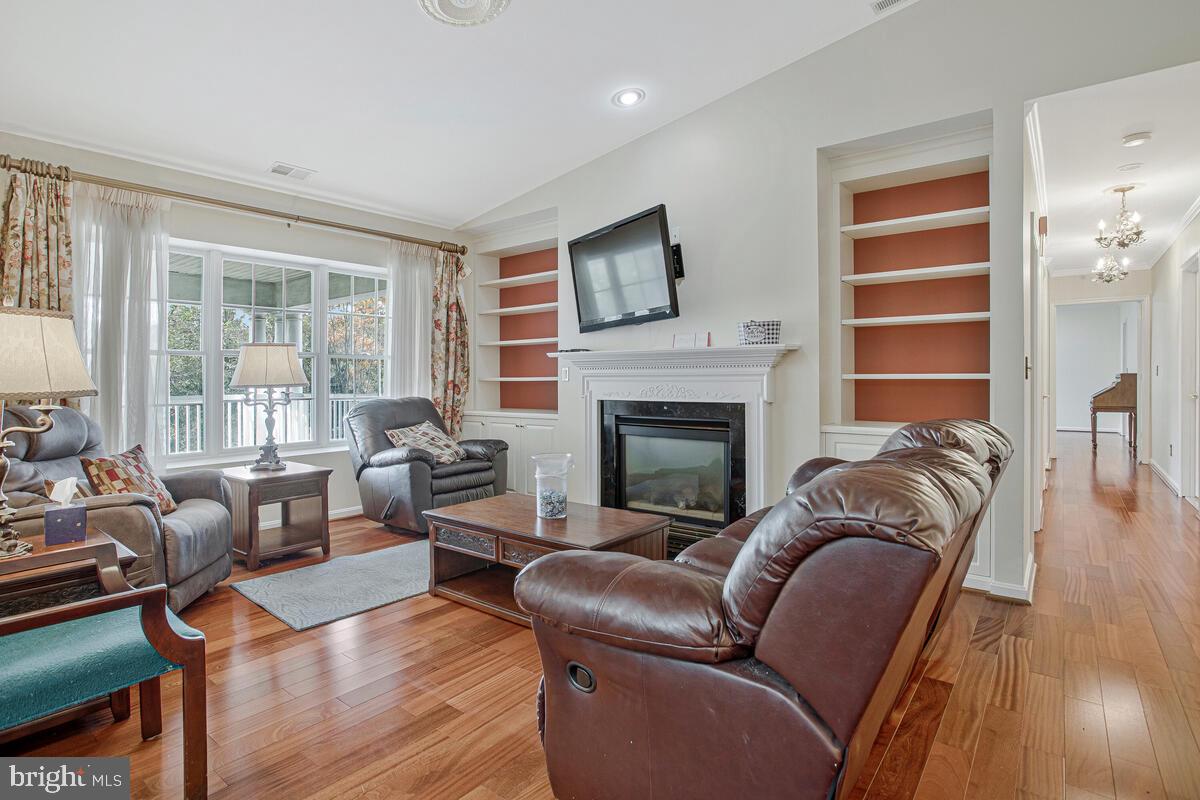 ROSSLARE RIDGE - Residential