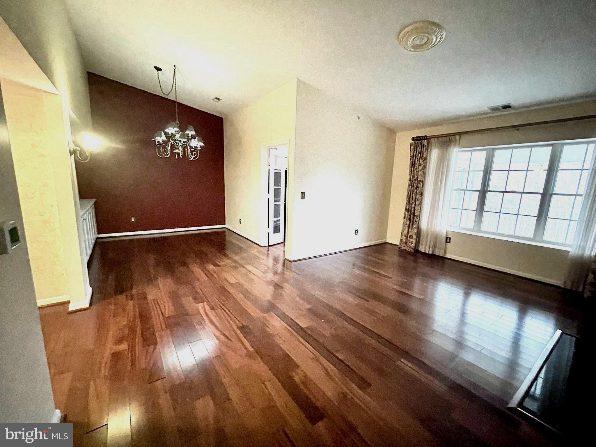 ROSSLARE RIDGE - Residential