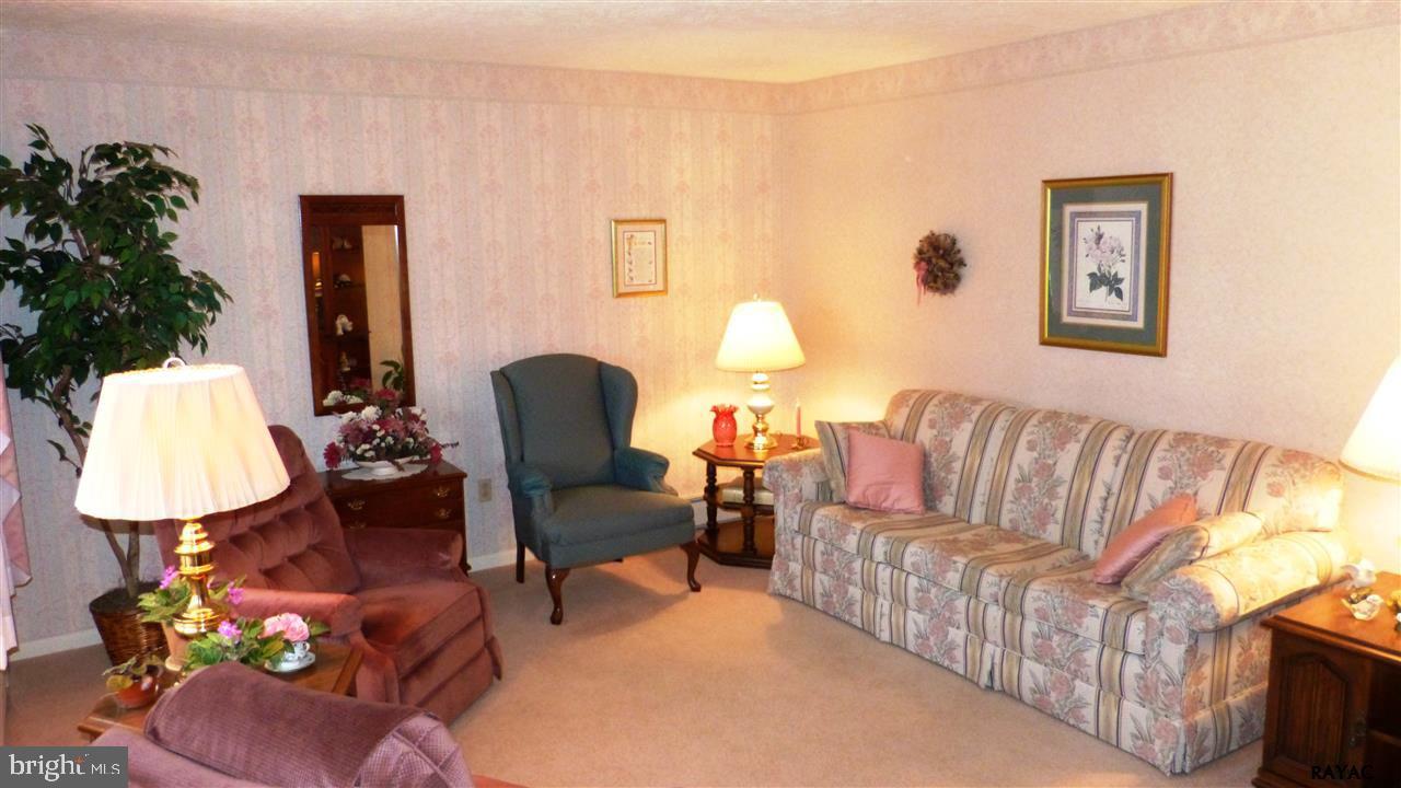 COLONIAL HEIGHTS - Residential