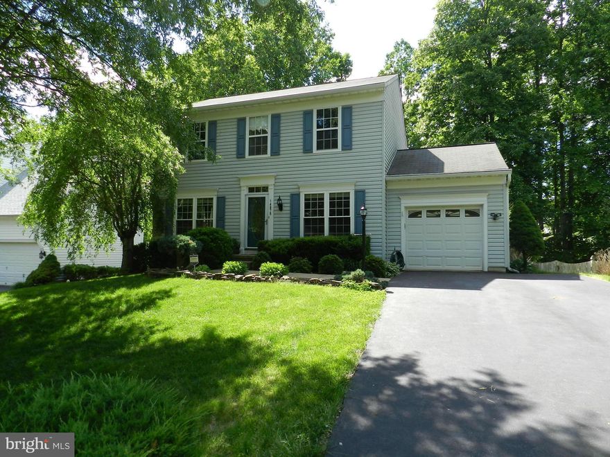 FABULOUS FIND IN DESIREABLE WINDING CREEK>BEST YARD IN THE COMMUNITY>FULLY FENCED W/SUPER COOL PLAY SET>HUGE DECK>PAVER STONE PATIO>REMODELED KITCHEN W/GRANITE, STAINLESS APPLIANCES> HARDWOOD FLOORS>MASTERBRM W/FULL BATH AND HUGE WI CLOSET>NEW REPLACEMENT WINDOWS>SLIDING GLASS DOORS REPLACED>MAINTENANCE FREE GUTTERS>LL BEDROOM & FULL BATH PLUS BONUS ROOM>SOUGHT AFTER SCHOOL PYRAMID>THIS IS A DEAL!