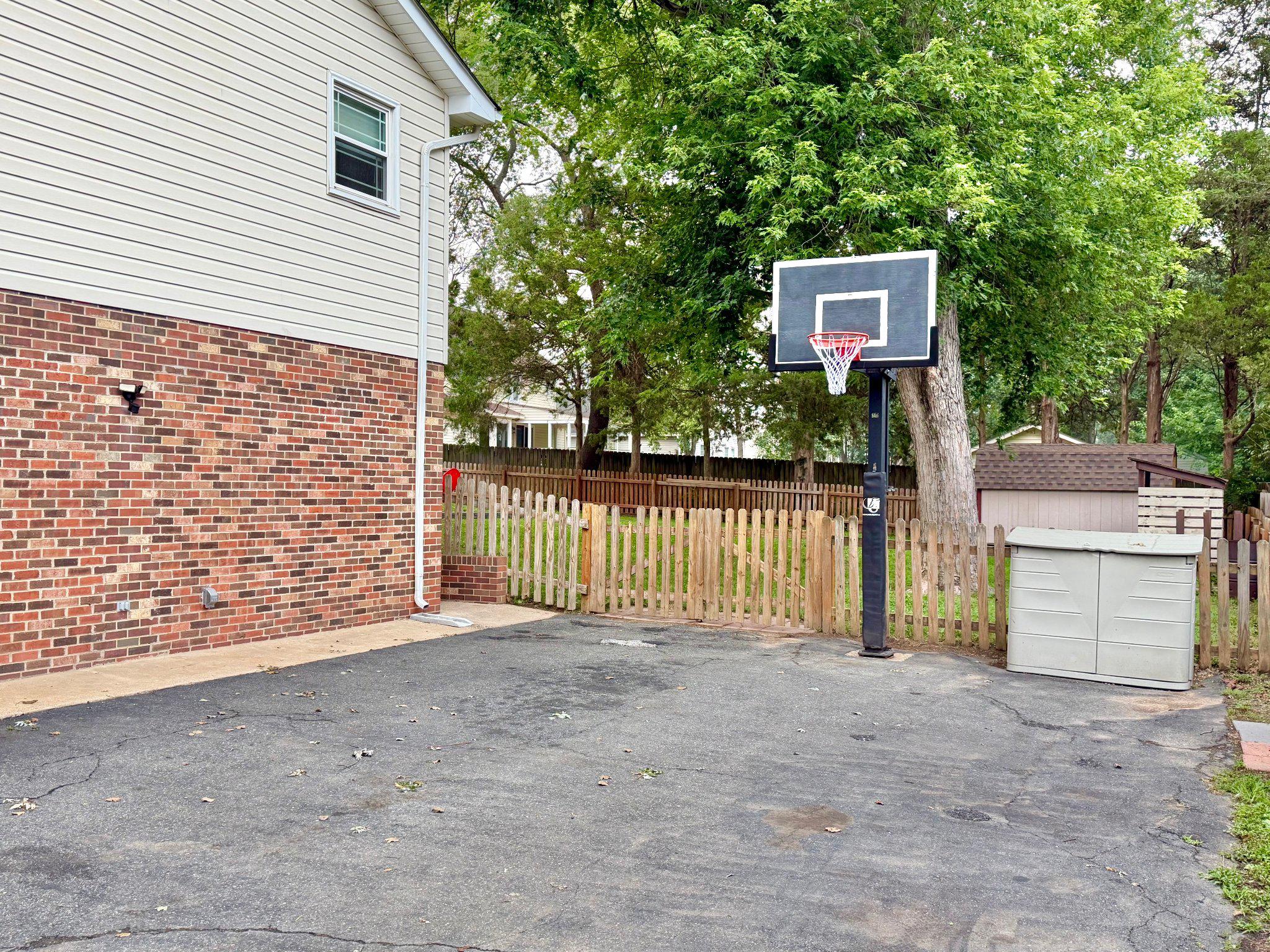 2175 SEBASTIAN ROAD