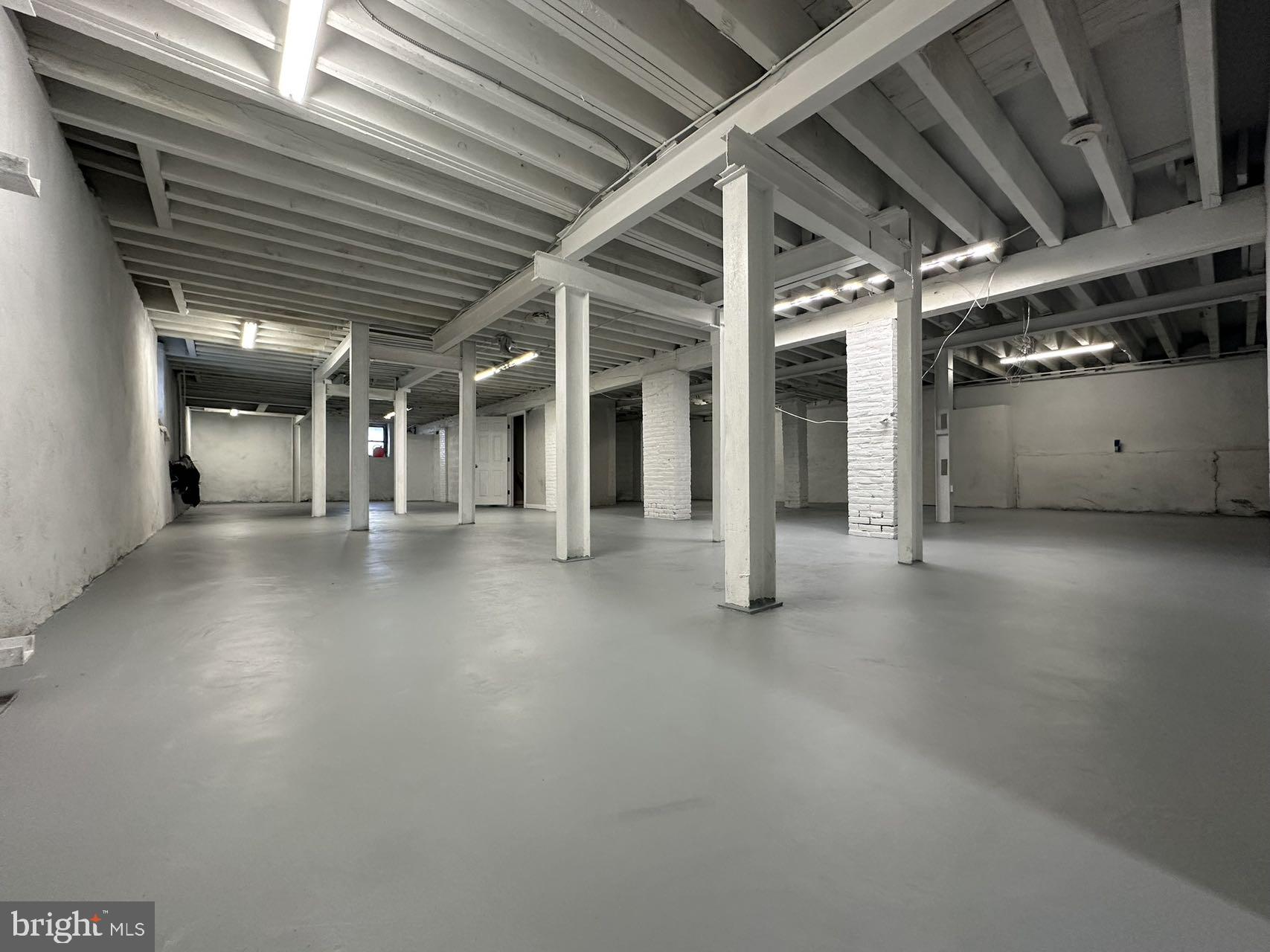 PHILADELPHIA - Commercial Lease