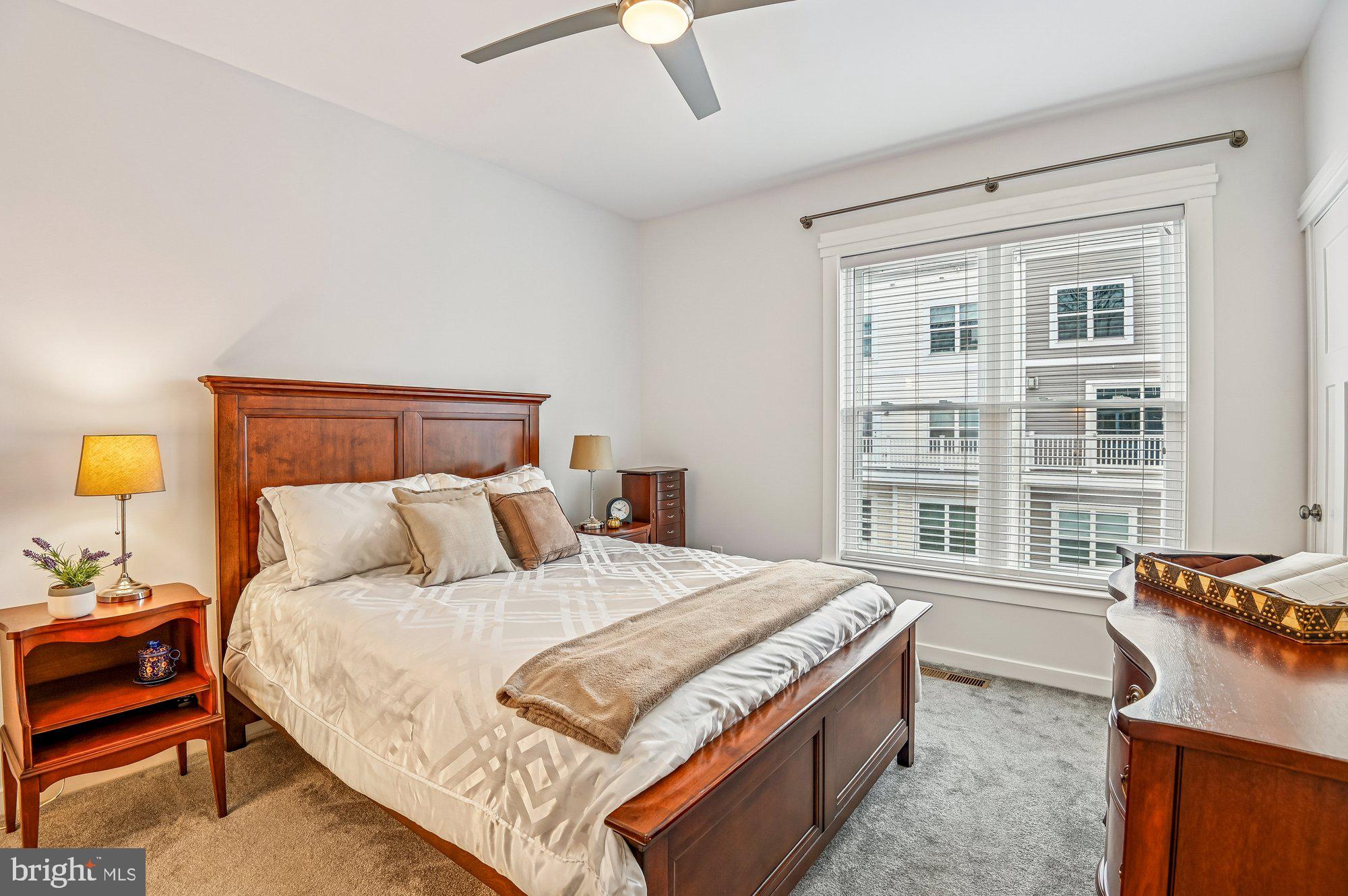 ADMIRALS SQUARE - Residential