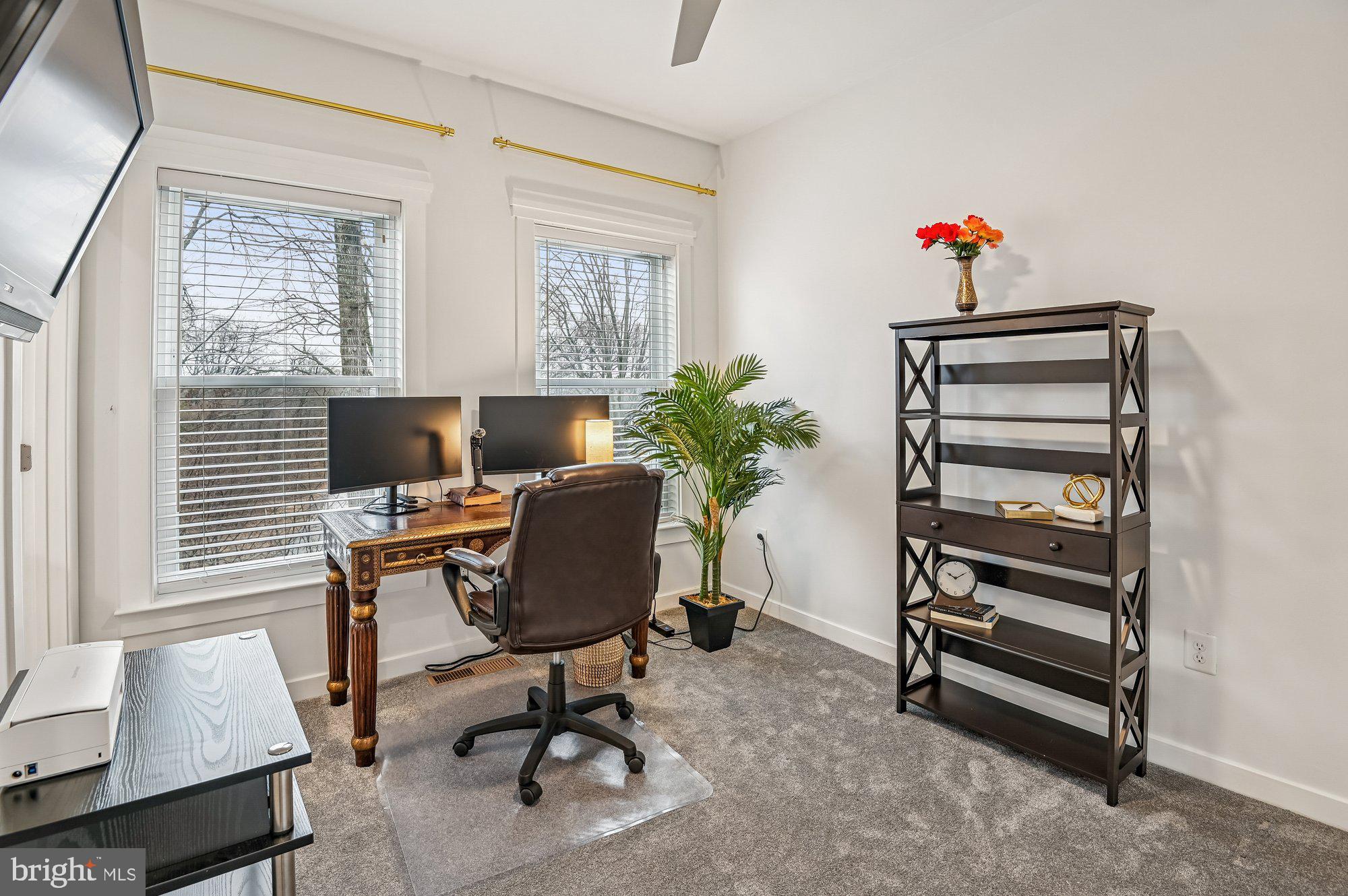 ADMIRALS SQUARE - Residential