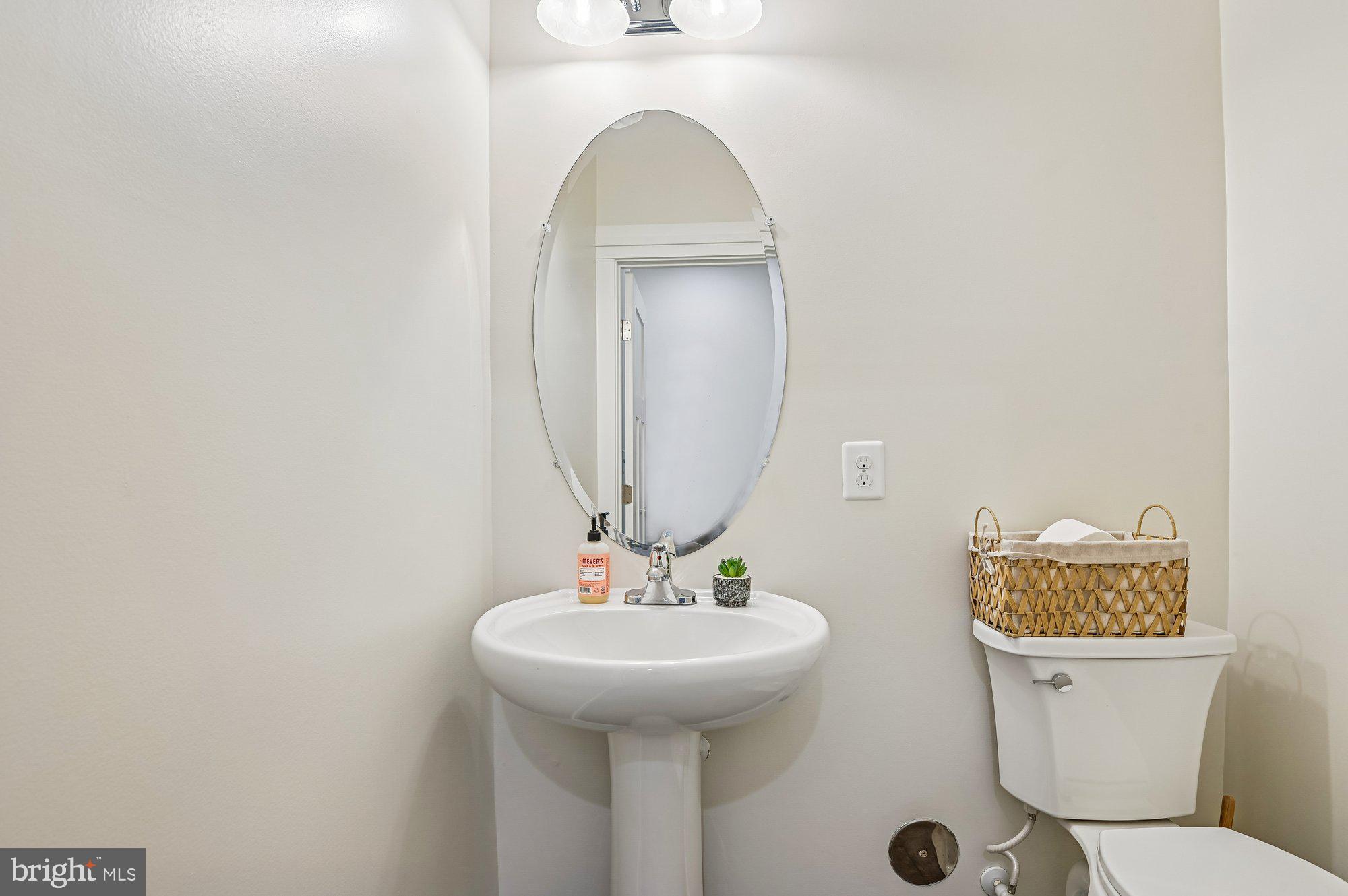 ADMIRALS SQUARE - Residential