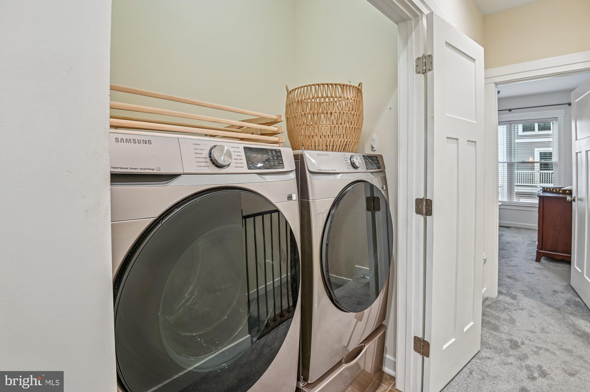 ADMIRALS SQUARE - Residential