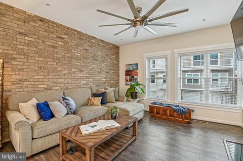 Townhouse For Sale - 123 Lejeune Way<br/> ANNAPOLIS, MD 21401