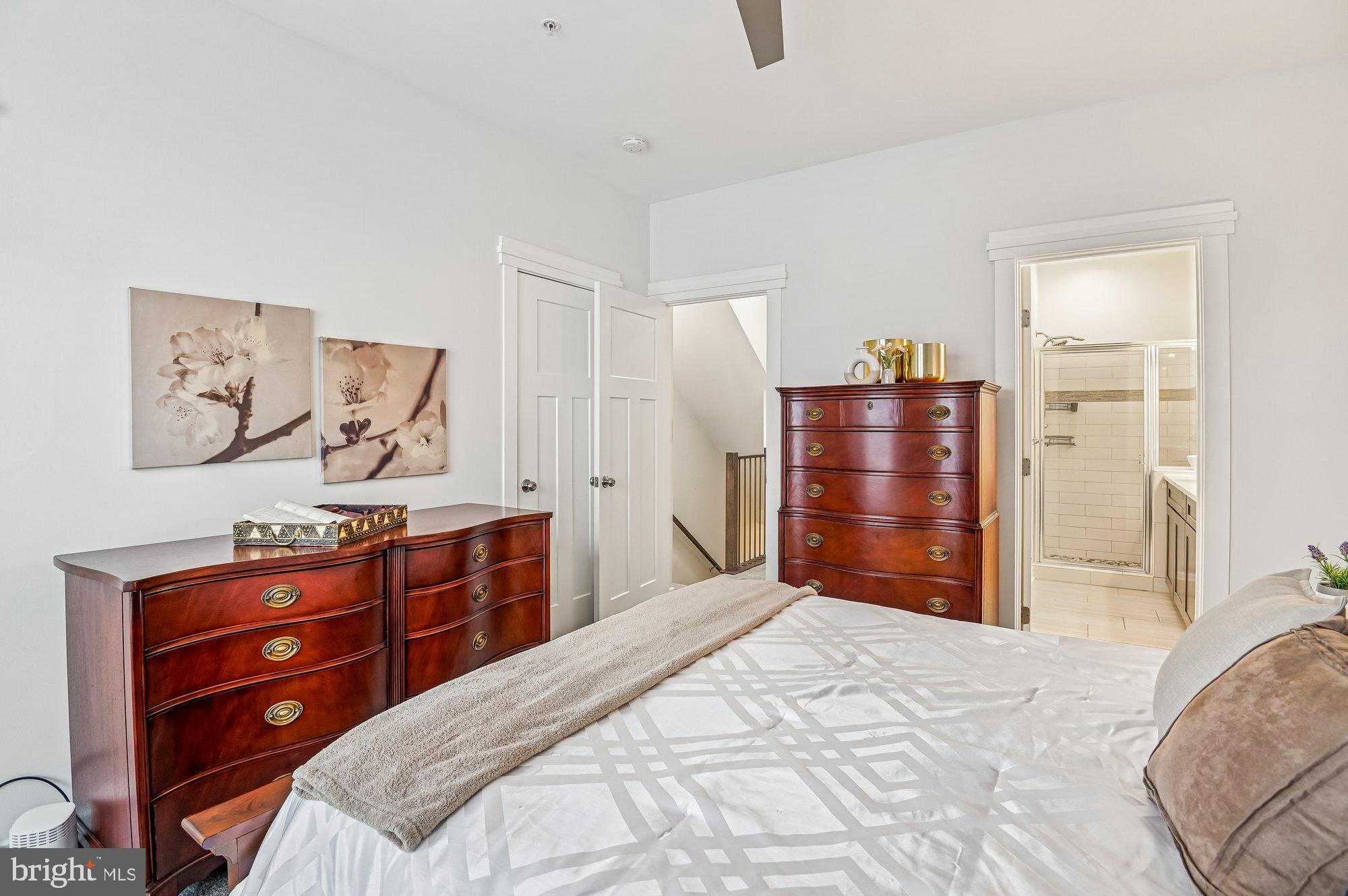 ADMIRALS SQUARE - Residential