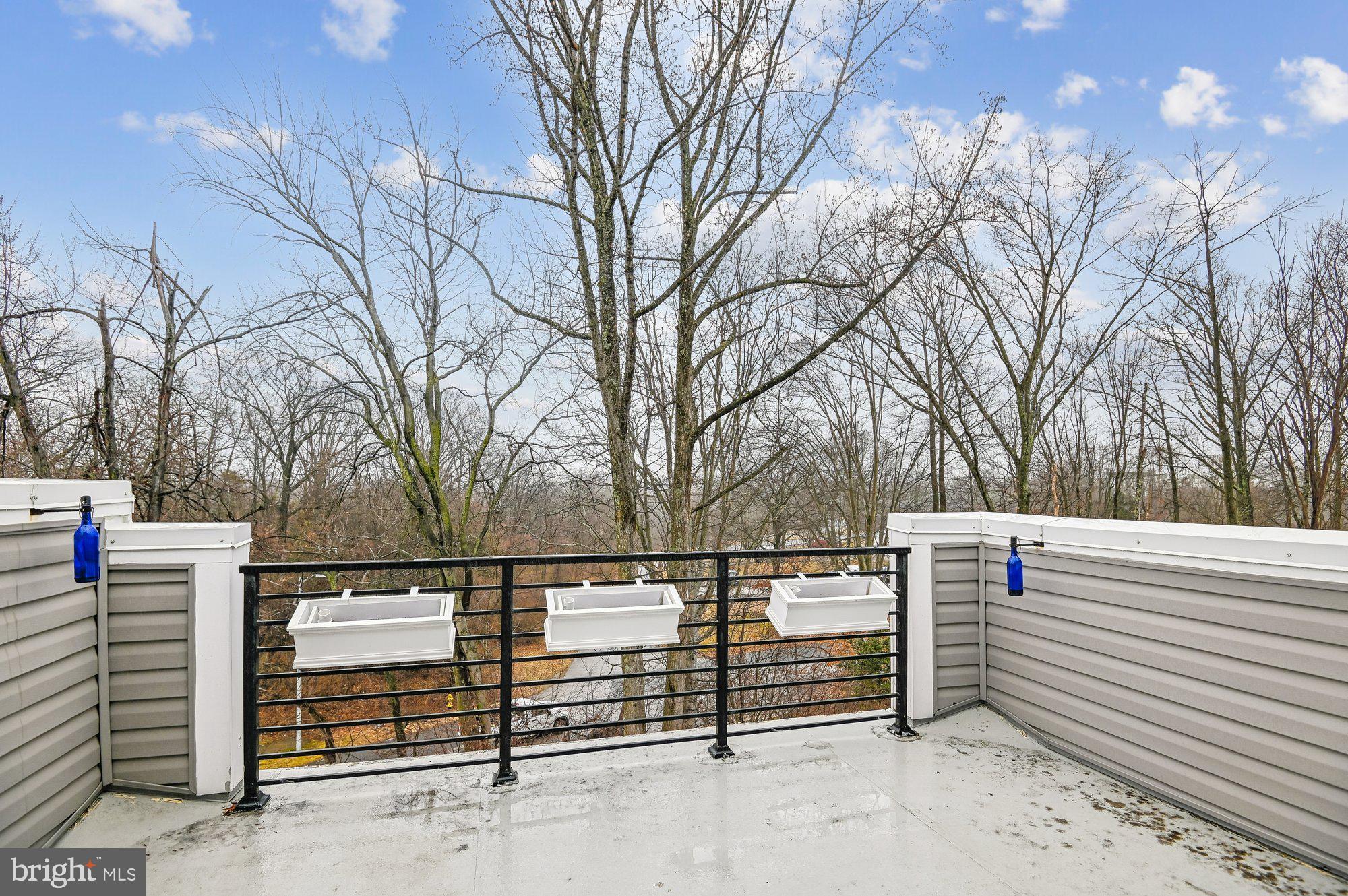 ADMIRALS SQUARE - Residential